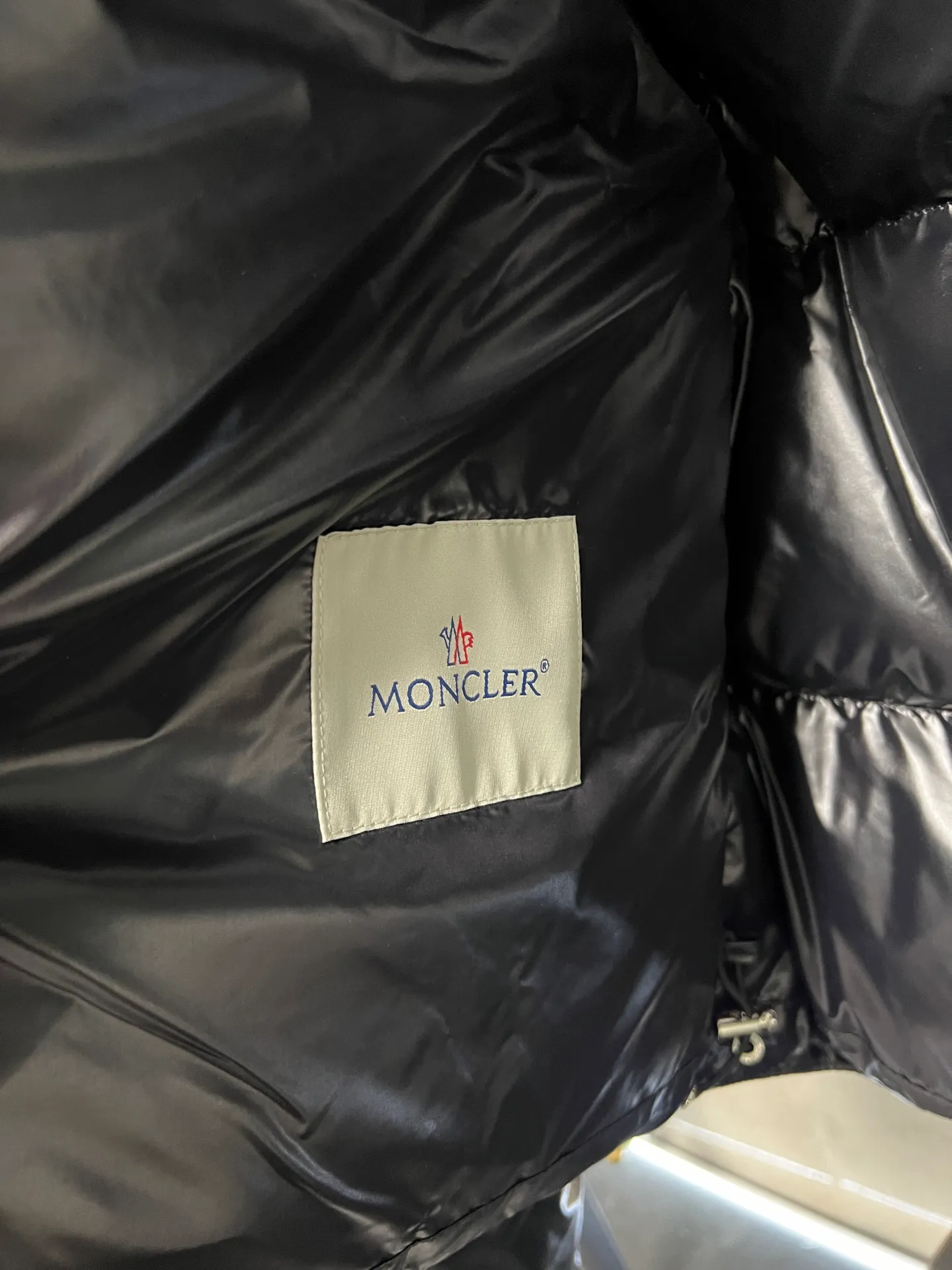 P880 moncler 🌟Abbaye short hat with hidden letters, the essence of Moncl fashion. Low-key and stylish, versatile style, very good upper body effect. This one is enough to keep warm in autumn and winter... Order from trading company High quality Color: black Size: 1234