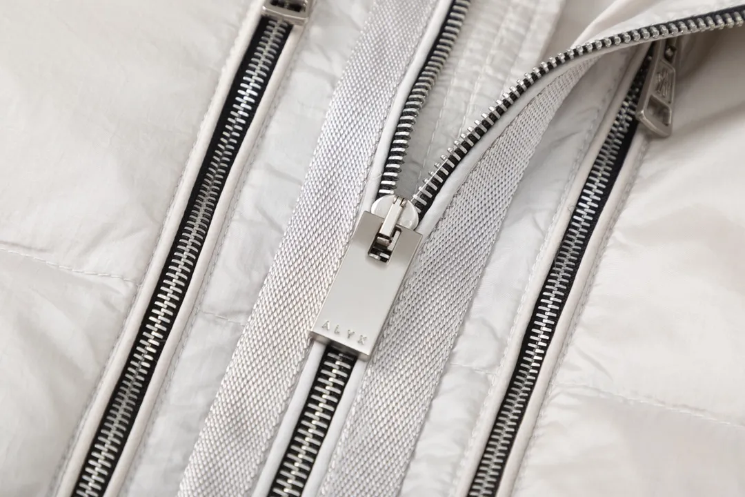 P980 Moncler | Moncler The combination of zipper and hardware looks more advanced! A simple design allows you not to be afraid of the cold in winter! Filled with white down for warmth and care! The two-way zipper fly can adjust the shape of the clothing and lock in the temperature!  The imported fabrics are supplied by customers, are windproof and snowproof, have a first-class feel, full texture, and no velvet leakage! The inside is full of down, international standard 90% white duck down ➕ 10% white duck feathers! High fluffiness and great warmth retention properties! Simple silhouettes and cuts can be styled in any style! How to tell whether a piece of down has high down content? Open the inside and press the convex part of the down, and it will rebound slowly! Please pay attention to the distinction. The ingredients of many washed wheat products on the market are different from the real thing! Our family guarantees that not a single ingredient is missing!  Outer layer material: customized m fabric material provided by customers! High density! Not only is it breathable and comfortable to wear! It also has good anti-low temperature, anti-static and anti-wrinkle effects! Specially designed ultra-durable fabric to keep you warm and dry even in extreme environmental climates!  It can bring you the best warmth in late autumn, with pure British blood! Bring an extraordinary experience! A down vest can bring you plenty of warmth in autumn and winter when the temperature changes suddenly!  If you come across such a beautiful model, hurry up and grab it. Exclusive stock, exclusive resource gifts, super recommended! Needless to say, it’s a good thing. It would be a pity to miss it. I look forward to your fans’ perfect performance!  Product Color: Black Silver Gray Size: 1 2 3 4 5