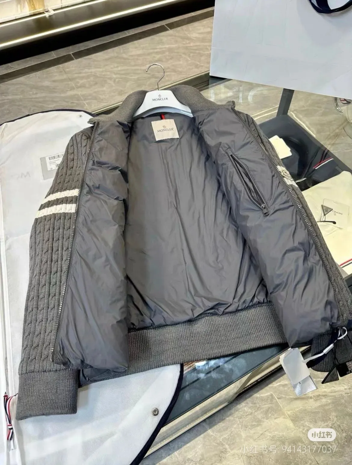 P640 Moncler. Spliced ​​knit Color: black, gray Size: 12345