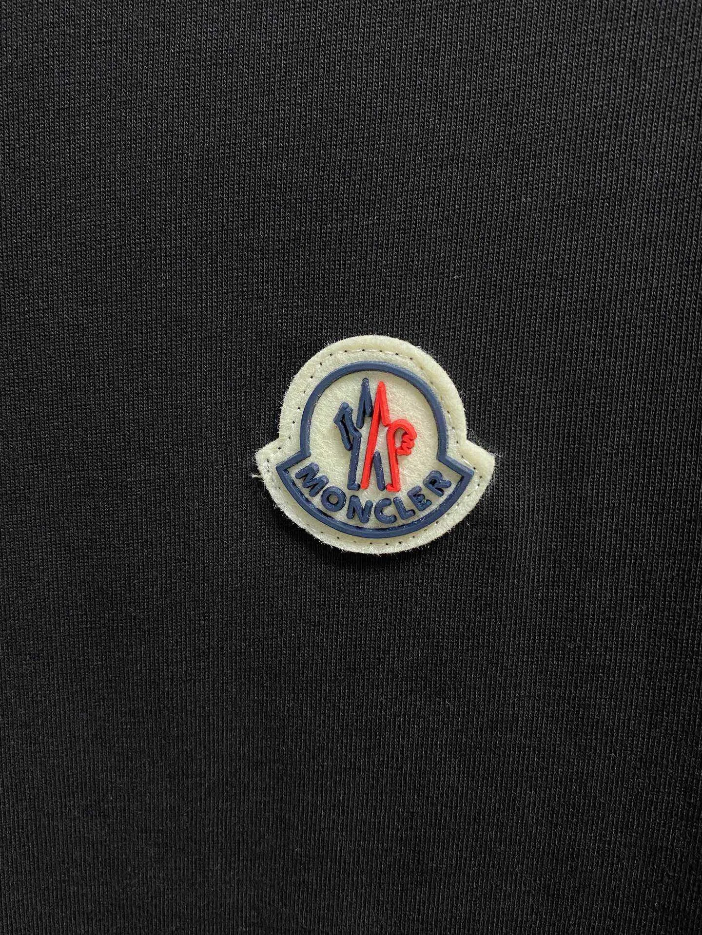 P570 Brand [MONCLER Mouth Covered] 2025 round neck short-sleeved shorts suit. The pure cotton fabric upper body will not be stuffy, the smooth and comfortable skin-friendly effect is more breathable, the fabric has its own texture, classic logo technology, a new interpretation from a unique angle, fashionable and versatile choice! Size: M-3XL (maximum wear: 190 pounds)