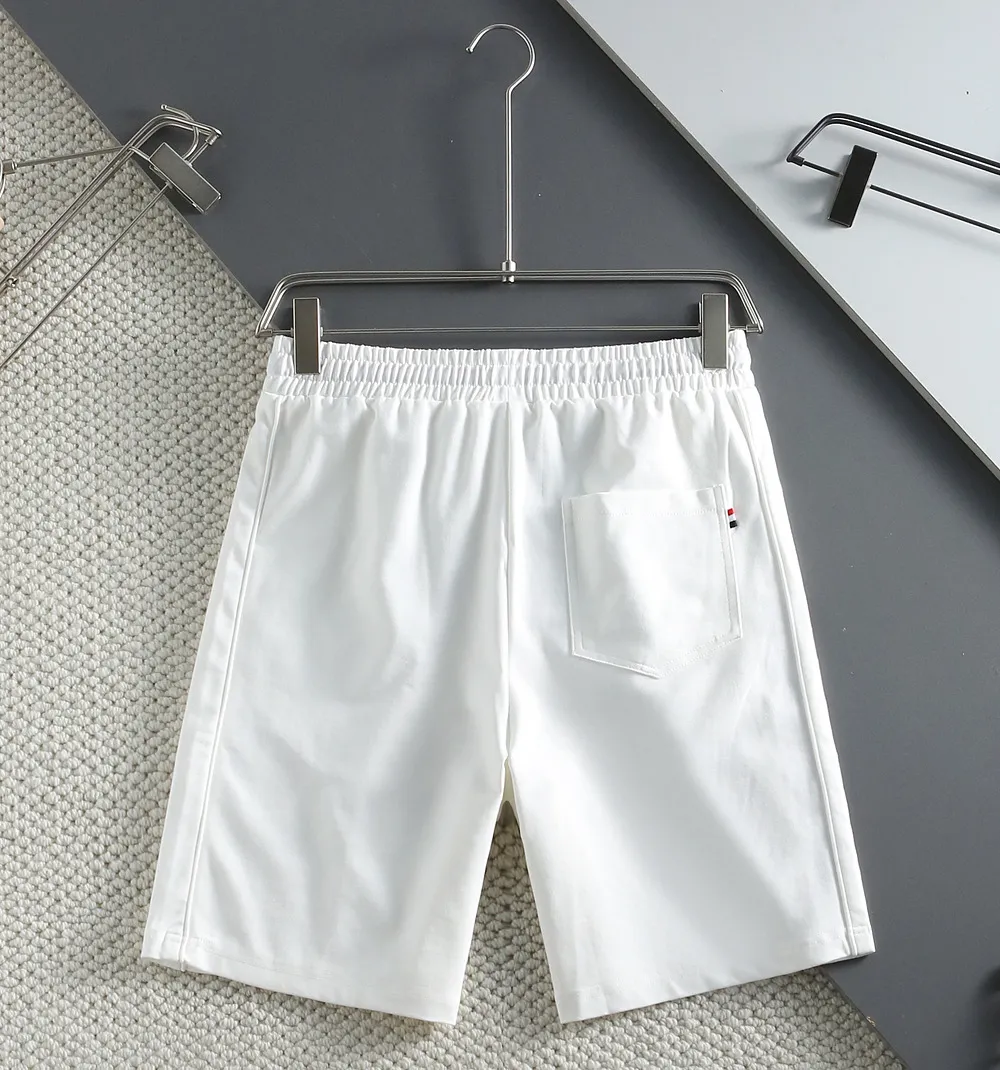 P210 🌸🌸 Moncler 2025 spring and summer new trousers [knitted trousers] feel comfortable to wear, low-key yet luxurious, very high-end, with pockets designed to be fashionable and high-end. Needless to say, the trousers style and tailoring needless to say, the upper body is exquisite and vivid. Really first-class and top-quality materials. Really top-level casual pants and elastic pants, of outstanding quality. After heavy washing, the trousers are very soft and not picky. The upper body is absolutely stylish. Extremely luxurious. Size:M-4XL