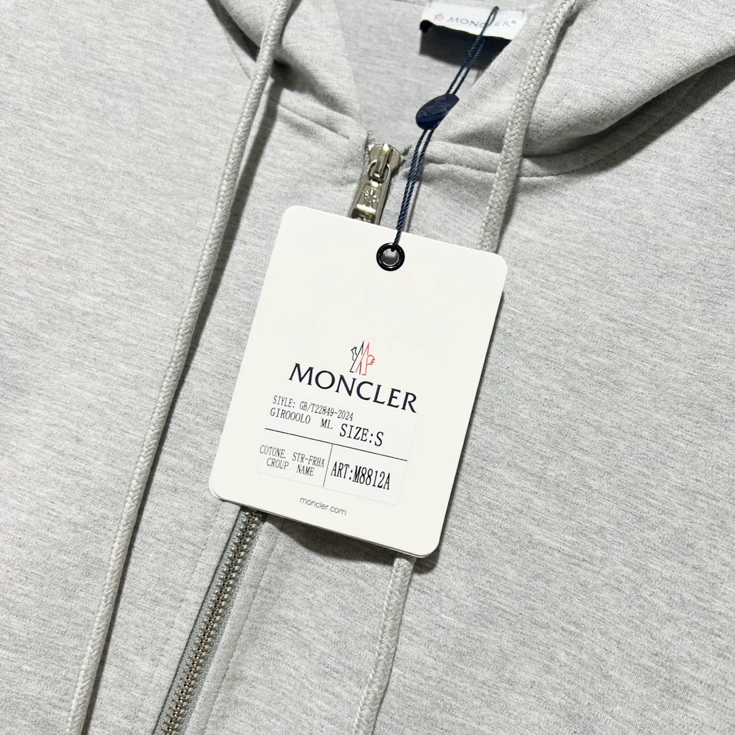 P280 MONCLER/Mask Custom fabric suit zipper hooded jacket Simple arm brand LOGO small badge threaded cuff technology Official synchronization High version High quality Fashion personality Versatile trend Pure original quality Original fabric Hang tag Collar label Washed wheat Complete three standards Color: blue. Gray. Size: S-2XL