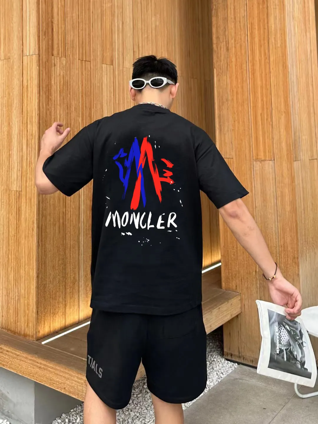 P140 [MONCLER] 2025FW short-sleeved T-shirt with badge + LOGO, high-end 26s double yarn 300g fabric, heavy fabric, custom stretcher rib, same cylinder and dye, complete three standards, same style for men and women, color: black, white, size: S M L XL 2XL