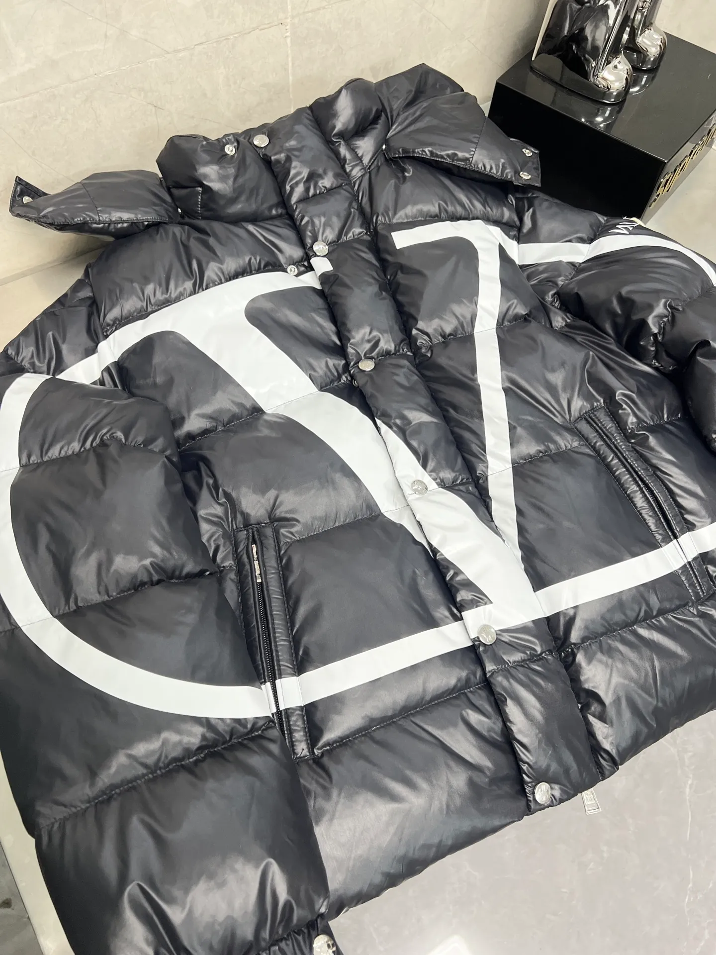 P820 ​​Moncler jointly branded Valentino down jacket Size: 1234