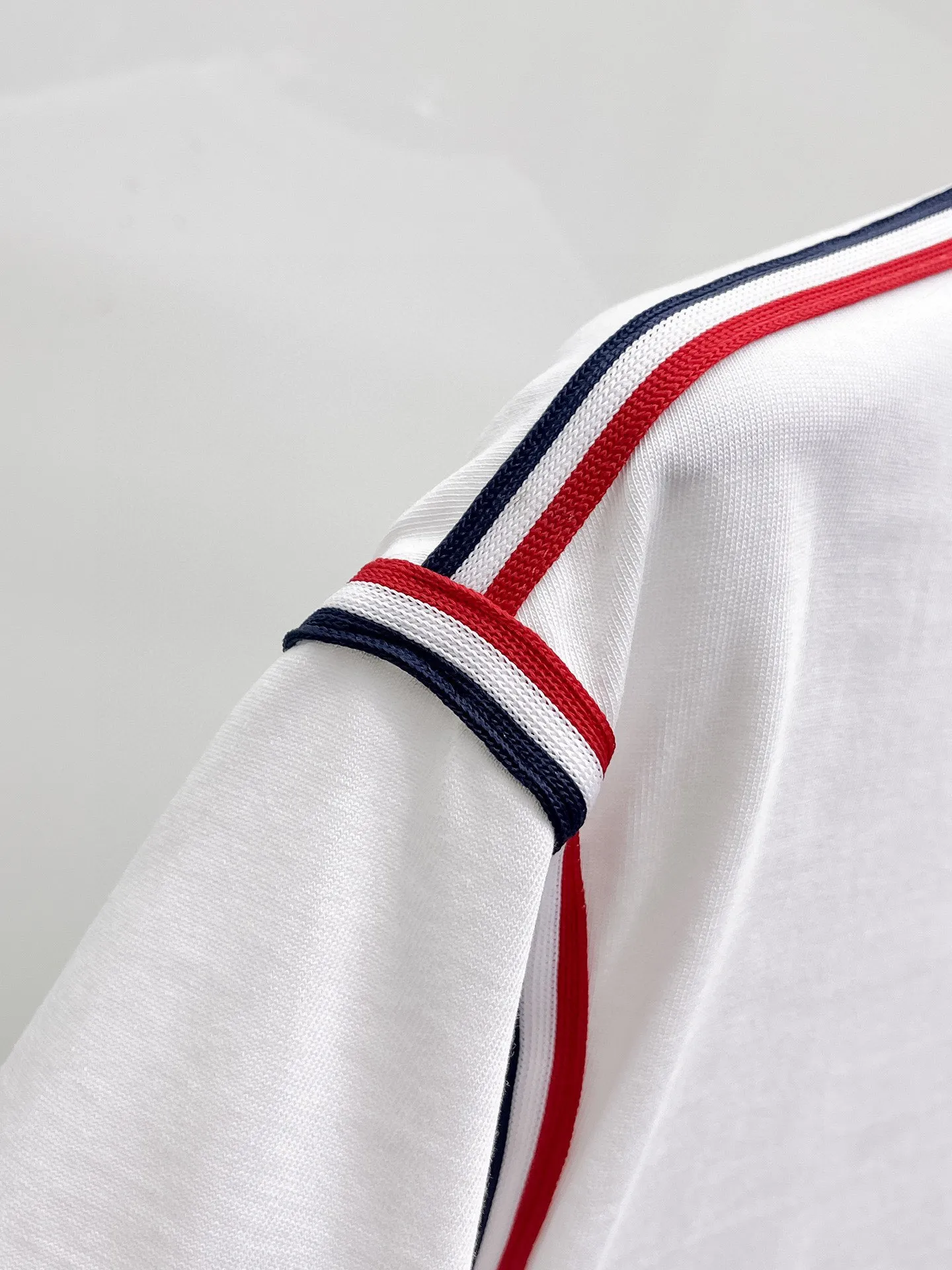 P570 Brand [MONCLER Mouth Covered] 2025 round neck short-sleeved shorts suit. The pure cotton fabric upper body will not be stuffy, the smooth and comfortable skin-friendly effect is more breathable, the fabric has its own texture, classic logo technology, a new interpretation from a unique angle, fashionable and versatile choice! Size: M-3XL (maximum wear: 190 pounds)
