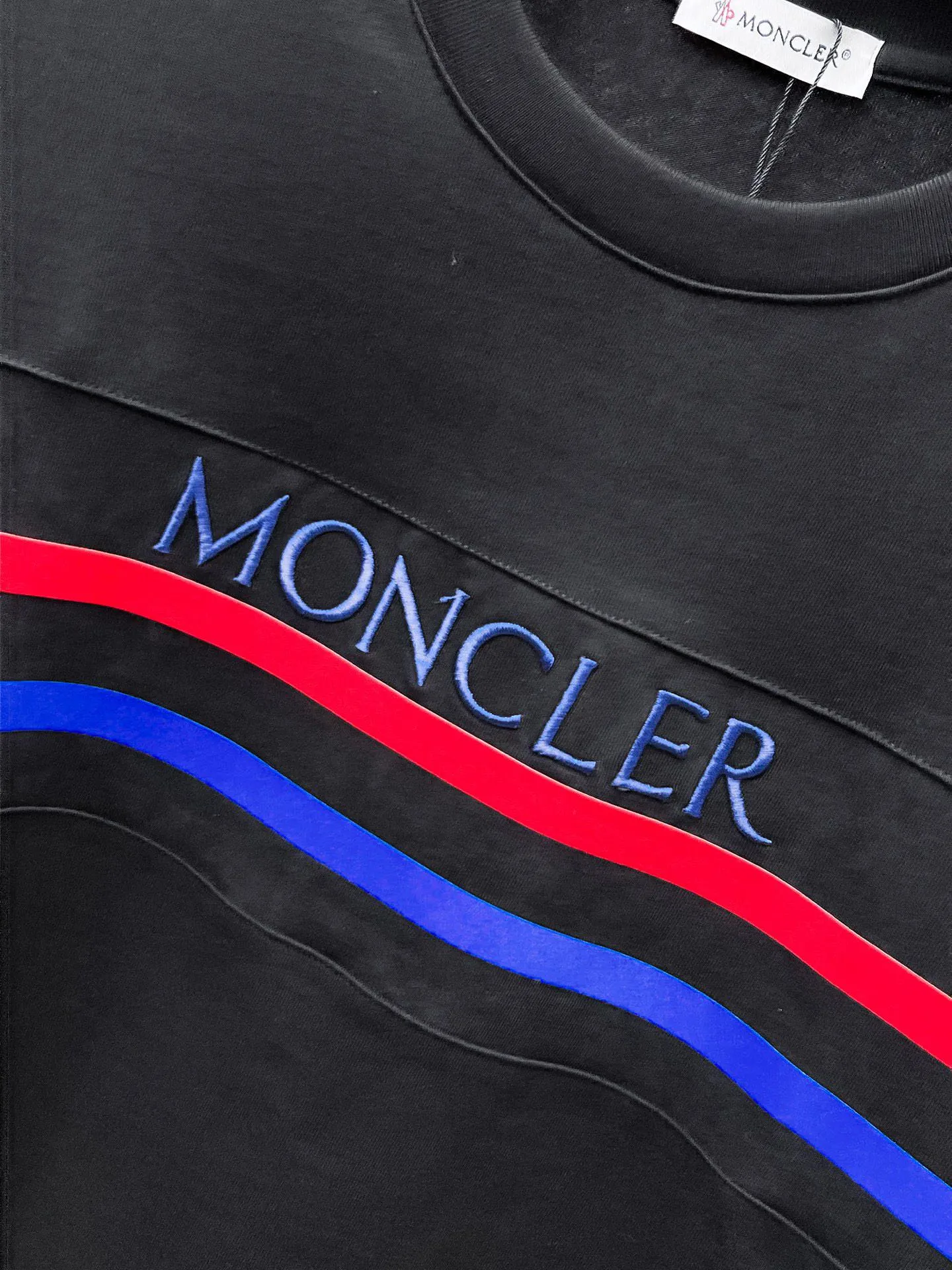 P560 Brand [MONCLER Mouth Covered] 2025 round neck short-sleeved shorts suit. The pure cotton fabric upper body will not be stuffy, the smooth and comfortable skin-friendly effect is more breathable, the fabric has its own texture, classic logo technology, a new interpretation from a unique angle, the first choice for fashion and versatility! Size: M-3XL (maximum wear: 190 pounds)