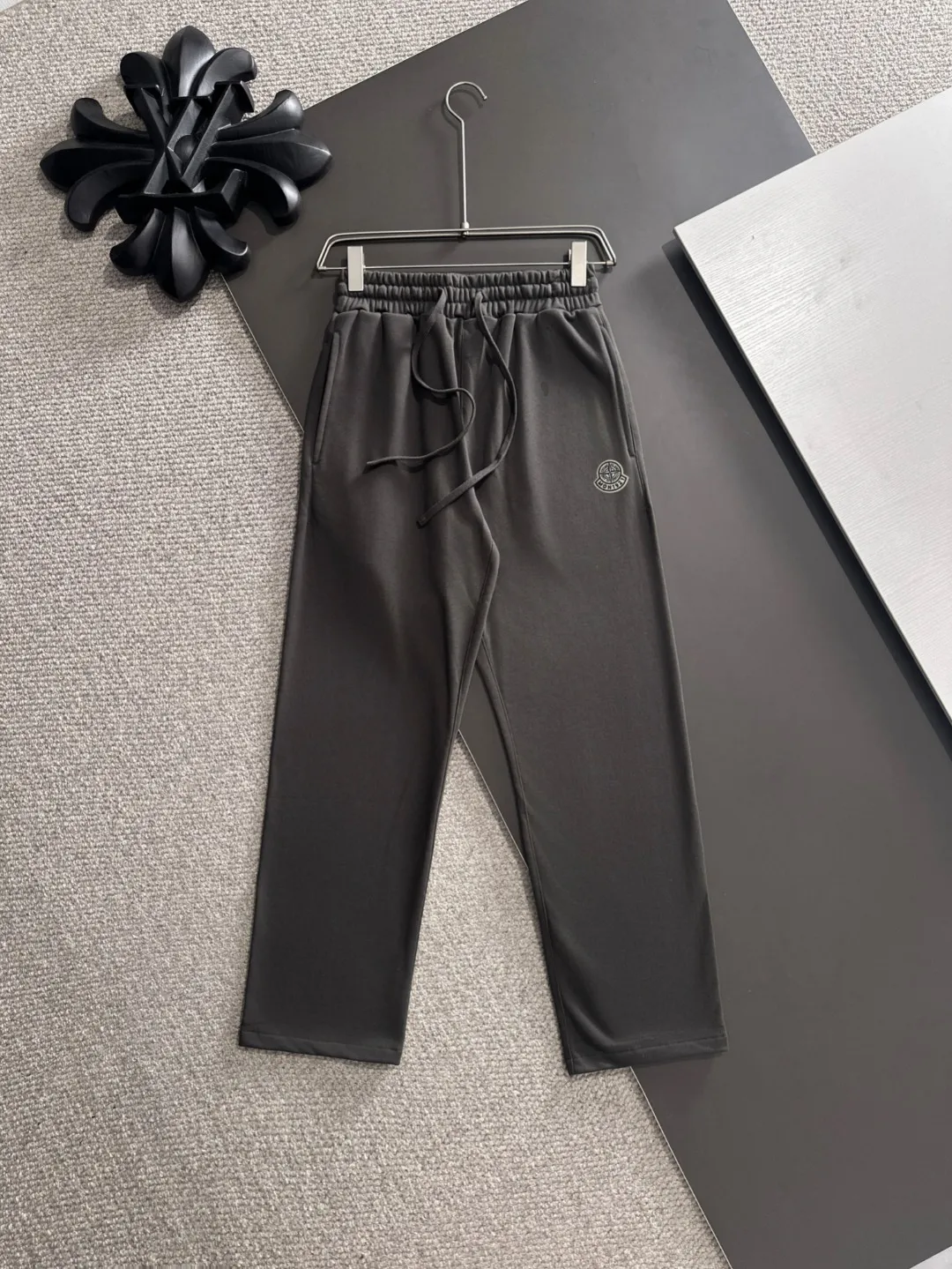 Next day shipment P720 Stone lsland/Stone Island co-branded MONCLER/Mongolian high quality 2025 autumn and winter new casual heavy industry suit exclusively developed by yb! High quality production! The top version of the trading company channel order, external orders for imported custom fabrics, high breathability and comfort, impeccable details, absolutely worth buying! This type of suit is also a must-have for lazy people. You don’t have to think about how to match it, you can just get it in one set! Brand element design concept, delicate and soft feel! It presents a casual cut and the upper body shape is great! On sale simultaneously on the official website! From a high-end men's positioning brand, the low-key luxury taste is irresistible! Exquisite workmanship and impeccable quality! The overall style is simple, fashionable and timeless, fully meeting the requirements of stylish and tasteful dressing! Sizes: S to XXL (or state your height and weight when placing an order)