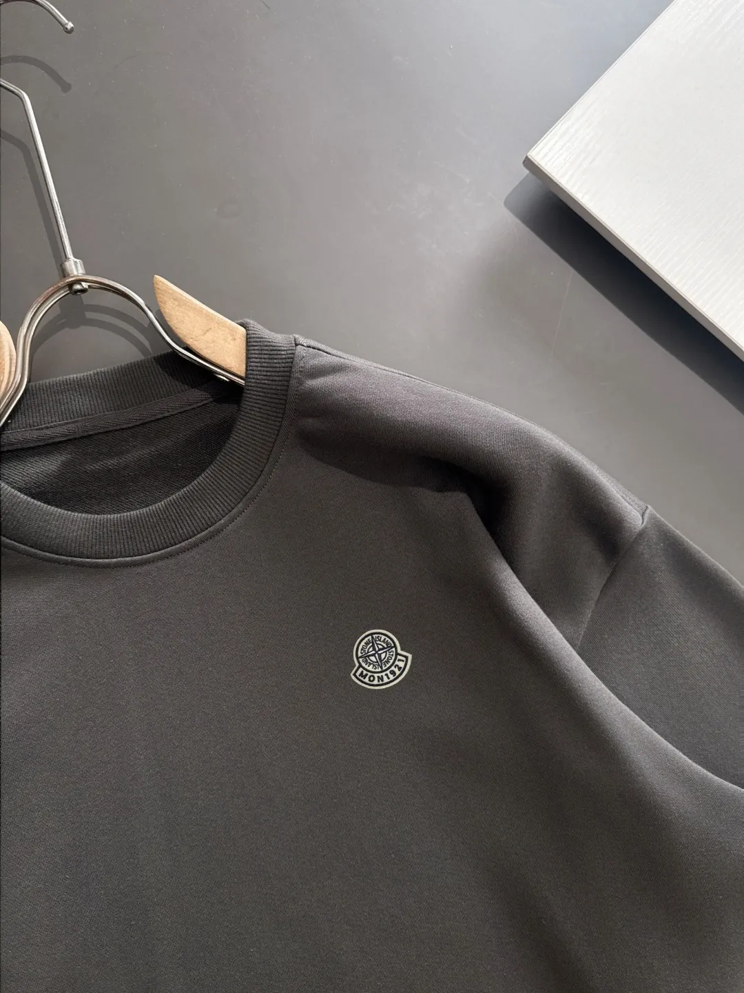 Next day shipment P720 Stone lsland/Stone Island co-branded MONCLER/Mongolian high quality 2025 autumn and winter new casual heavy industry suit exclusively developed by yb! High quality production! The top version of the trading company channel order, external orders for imported custom fabrics, high breathability and comfort, impeccable details, absolutely worth buying! This type of suit is also a must-have for lazy people. You don’t have to think about how to match it, you can just get it in one set! Brand element design concept, delicate and soft feel! It presents a casual cut and the upper body shape is great! On sale simultaneously on the official website! From a high-end men's positioning brand, the low-key luxury taste is irresistible! Exquisite workmanship and impeccable quality! The overall style is simple, fashionable and timeless, fully meeting the requirements of stylish and tasteful dressing! Sizes: S to XXL (or state your height and weight when placing an order)