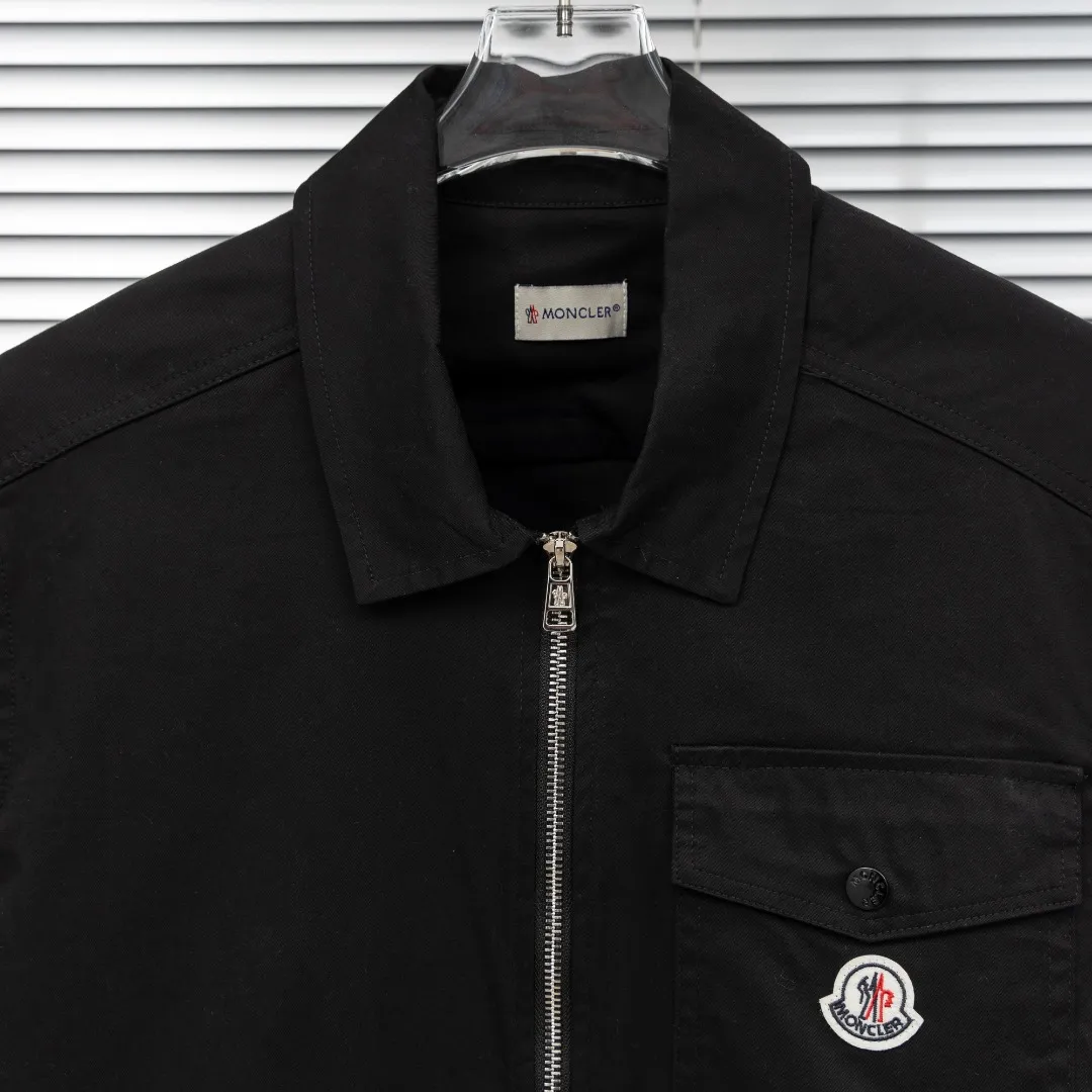 P360 top version (difference in currency) Style: MONCLER executive jacket with pockets and small label Color: Picture color Size: S-XL Fabric: Pure cotton Accessories: Full set of customized accessories No gender distinction Same style for men and women