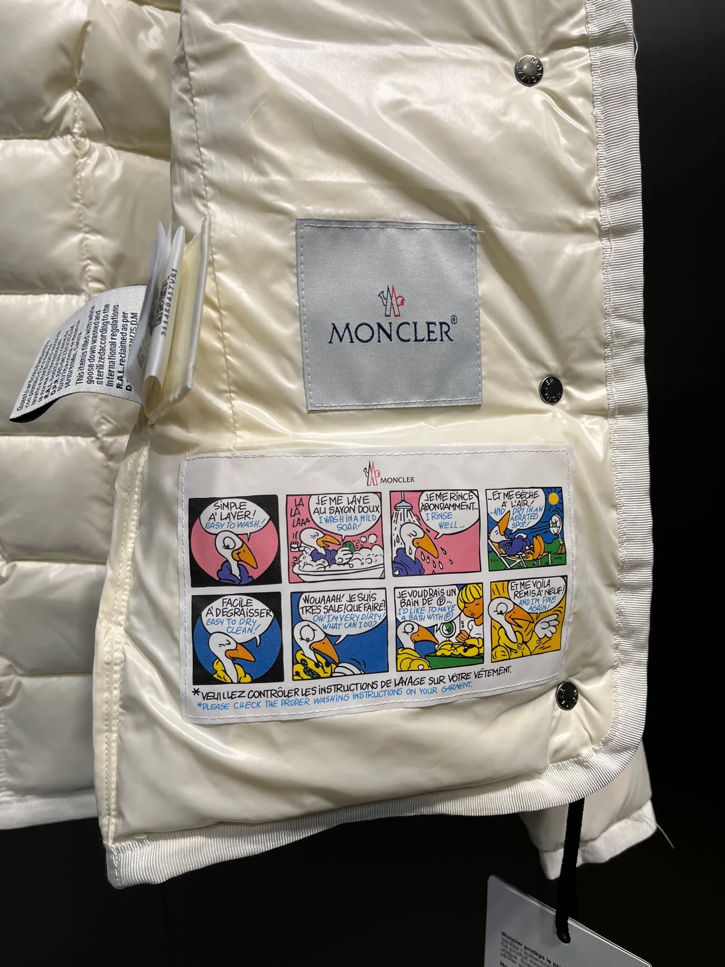 P1160 Moncler Armoise short slim fit women's down jacket, oversized fox fur, imported nylon fabric zipper closure Size: 1-2-3-4