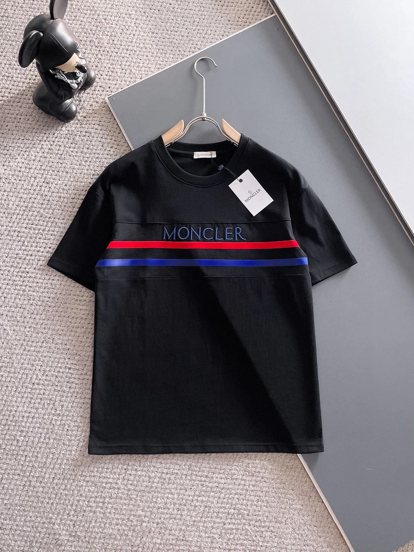 P570 Brand [MONCLER Mouth Covered] 2025 round neck short-sleeved shorts suit. The upper body of pure cotton fabric will not be stuffy. The smooth and comfortable skin-friendly effect is more breathable. The fabric has its own texture. Classic logo technology. A new interpretation from a unique angle. Fashionable and versatile choice! Size: M-3XL (maximum wear: 190 pounds)