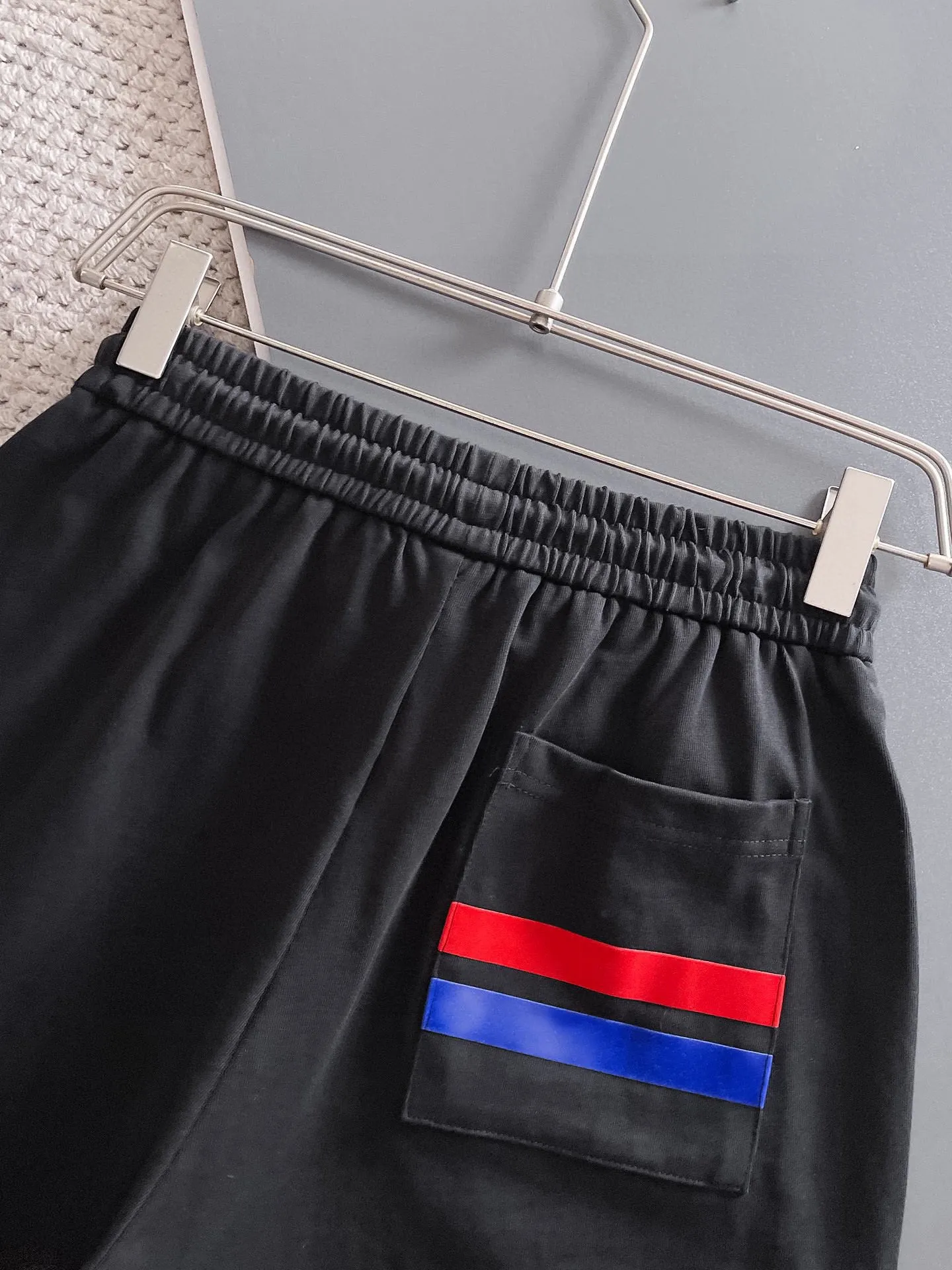 P570 Brand [MONCLER Mouth Covered] 2025 round neck short-sleeved shorts suit. The upper body of pure cotton fabric will not be stuffy. The smooth and comfortable skin-friendly effect is more breathable. The fabric has its own texture. Classic logo technology. A new interpretation from a unique angle. Fashionable and versatile choice! Size: M-3XL (maximum wear: 190 pounds)