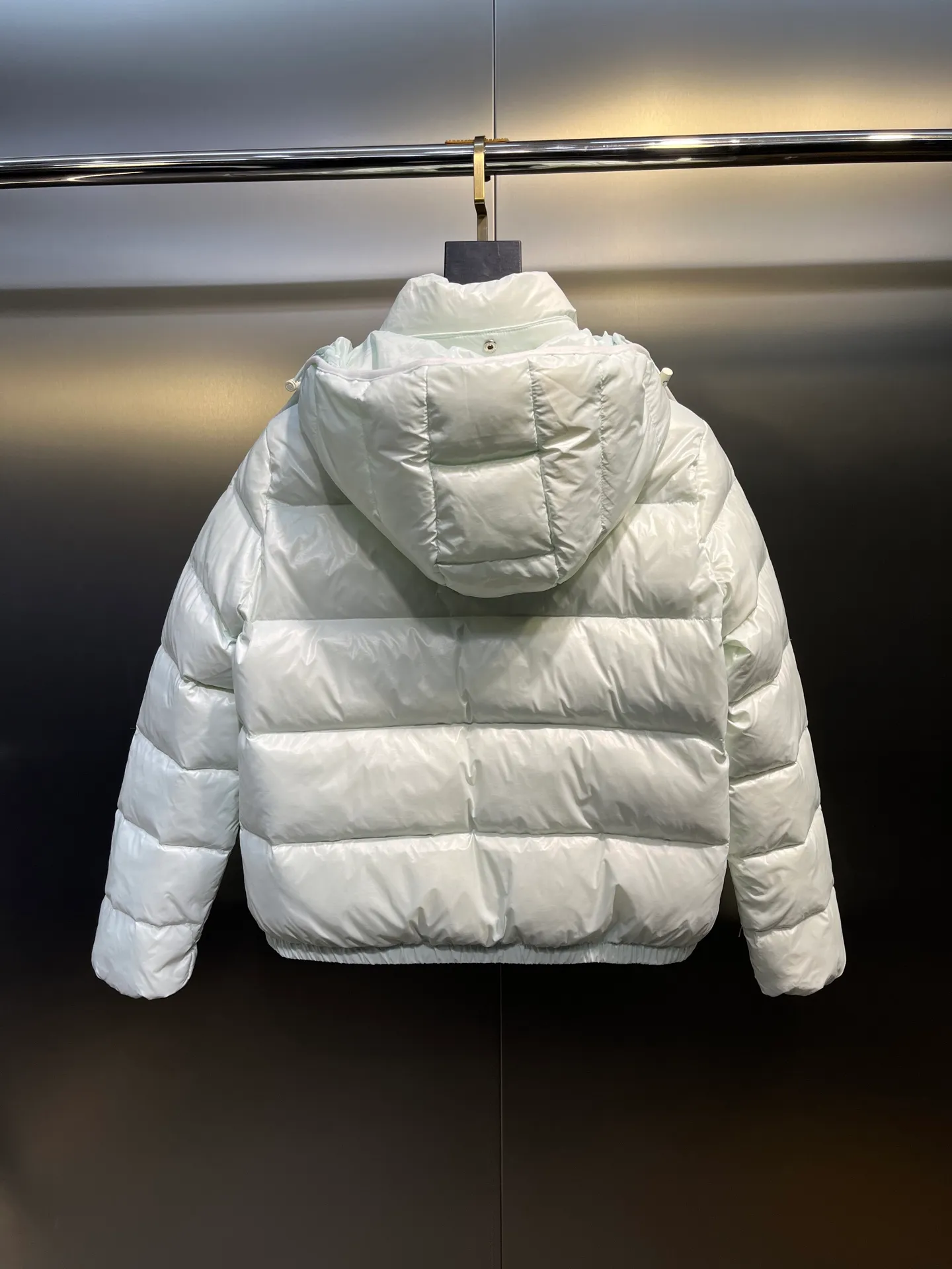 P760 moncler🌟down jacket, original custom-made hardware accessories, all imported and original customization, welcome to compare, absolutely high quality, using top-grade 90 white duck down, super soft, fluffy and plump, super heavy-duty, fabric workmanship, perfect version, pay attention to the fabric, super comfortable, exclusive model, non-market goods, same sizes for men and women.  size: 0123