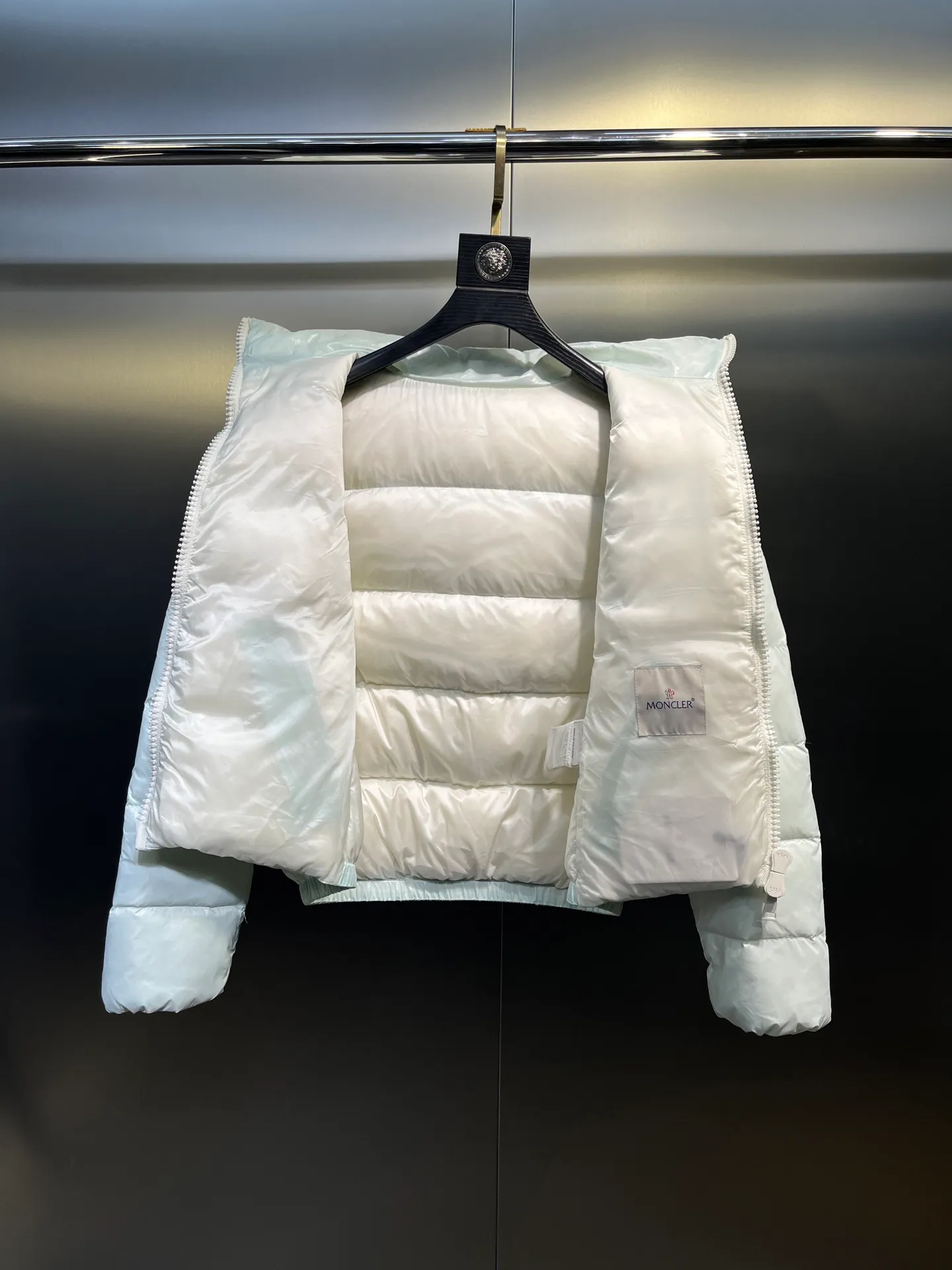 P760 moncler🌟down jacket, original custom-made hardware accessories, all imported and original customization, welcome to compare, absolutely high quality, using top-grade 90 white duck down, super soft, fluffy and plump, super heavy-duty, fabric workmanship, perfect version, pay attention to the fabric, super comfortable, exclusive model, non-market goods, same sizes for men and women.  size: 0123