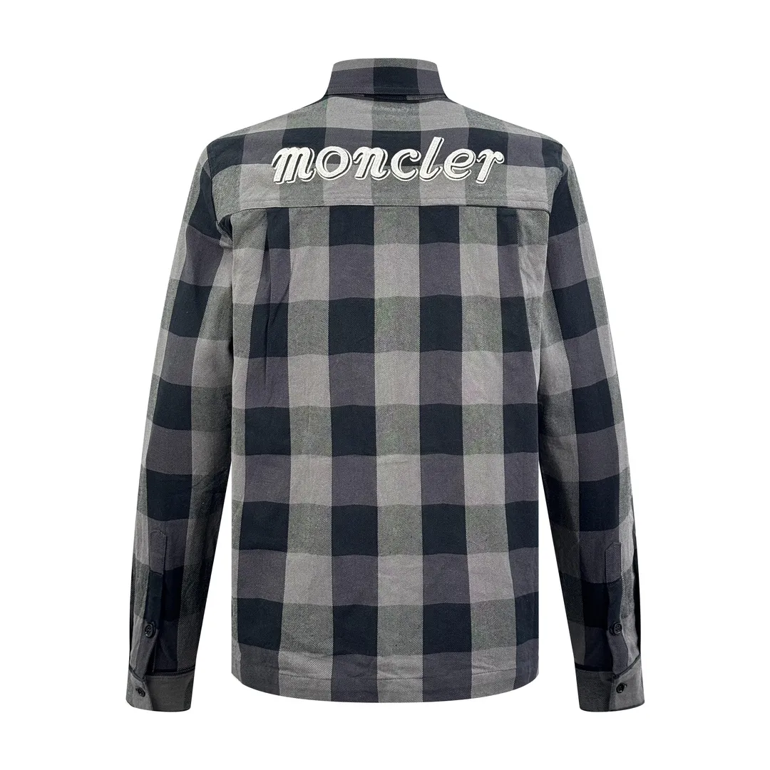 Moncler It is another smart scenery. It is a concentrated imprint of the brand spirit. A sense of high-end exuded from the inside out. A stunning work in the fashion feast. Process 1: Using imported machine embroidery technology. Using advanced computer control systems and precision mechanical components to realize Moncler embroidery operations with high precision and smooth and delicate lines. Process 2: Infrared positioning cutting machine uses infrared transmitters and infrared receivers to achieve precise positioning of materials. The accuracy can reach the micron level. In order to meet the effect of high-precision cutting of plaid alignment (the material loss is extremely high, an average of 10 points per piece is lost, it is time-consuming and labor-intensive, please see the real details for details) Process 3: The fabrics have been sand washed, the texture is better, not easy to deform, not easy to shrink, not easy to fade, and maintain long-term beauty. Accessories: Customized 1:1 Moncler co-branded embroidery logo Customized 1:1 Moncler buttons Customized 1:1 Moncler trademark Version: Loose fit Size: 46 48 50 52
