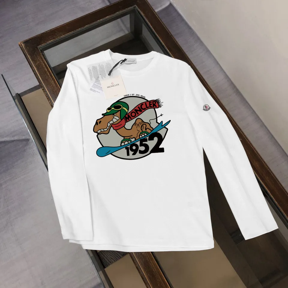 P180, a non-off-the-shelf model, you can trust it. Moncler printed long-sleeved T-shirt, 240g breathable cotton fabric, very soft and comfortable texture, does not shrink, does not deform, does not ball), can be worn alone as a base layer. Original customized accessories, collar label, care mark, hangtag, packaging (perfect details) Color: White Black Size: XS S M L