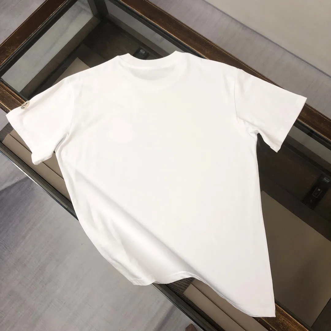 P160 MONCLER 2025 latest couple style round neck short-sleeved couple T-shirt, new spring and summer product, high quality 🔥🔥Three-dimensional logo letter logo printing technology on the chest! Fashionable and versatile trendy styles, customized imported fabrics! Comfortable to wear, breathable, fashionable without losing personality, the upper body is casual and casual, handsome and stylish, showing the temperament of a big brand. All three standards are complete! ! Color: black, white, sky blue, dark gray Size: S M L XL (loose fit, please state your height and weight when placing an order)