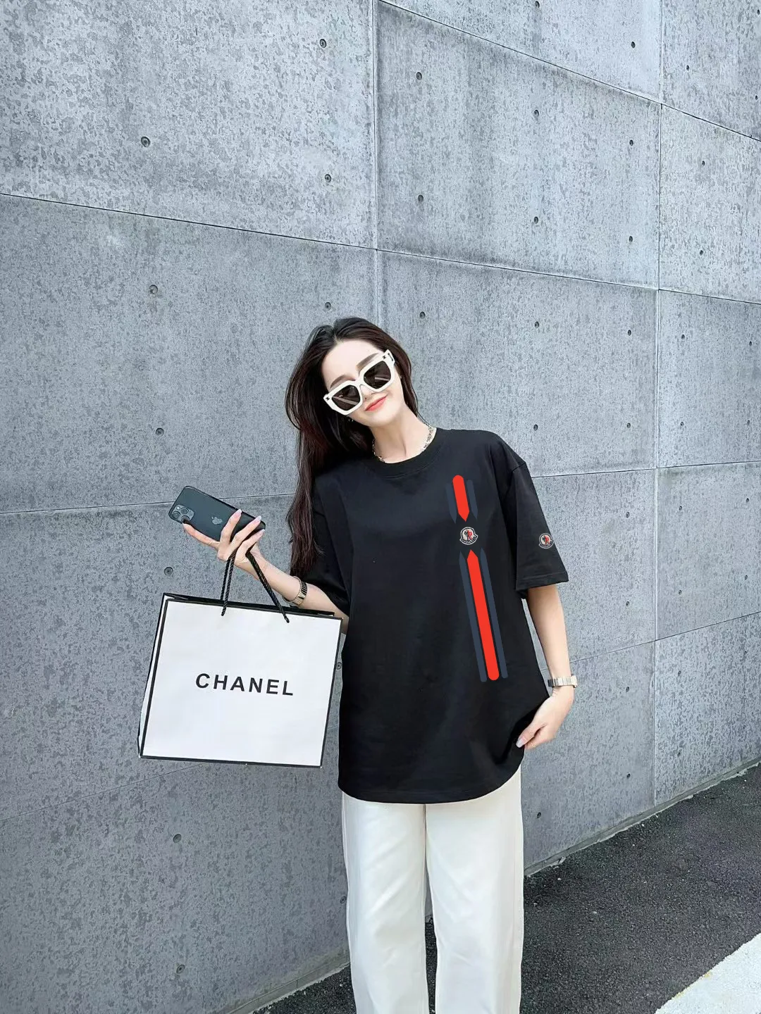 P140 🔥[MONCLER] 2025FW short-sleeved T-shirt, badge + LOGO printing, high-end 26s double yarn 300g fabric, heavy fabric, custom stretcher rib, same vat and dye, complete three standards, same style for men and women, color: black, white, size: S M L XL 2XL