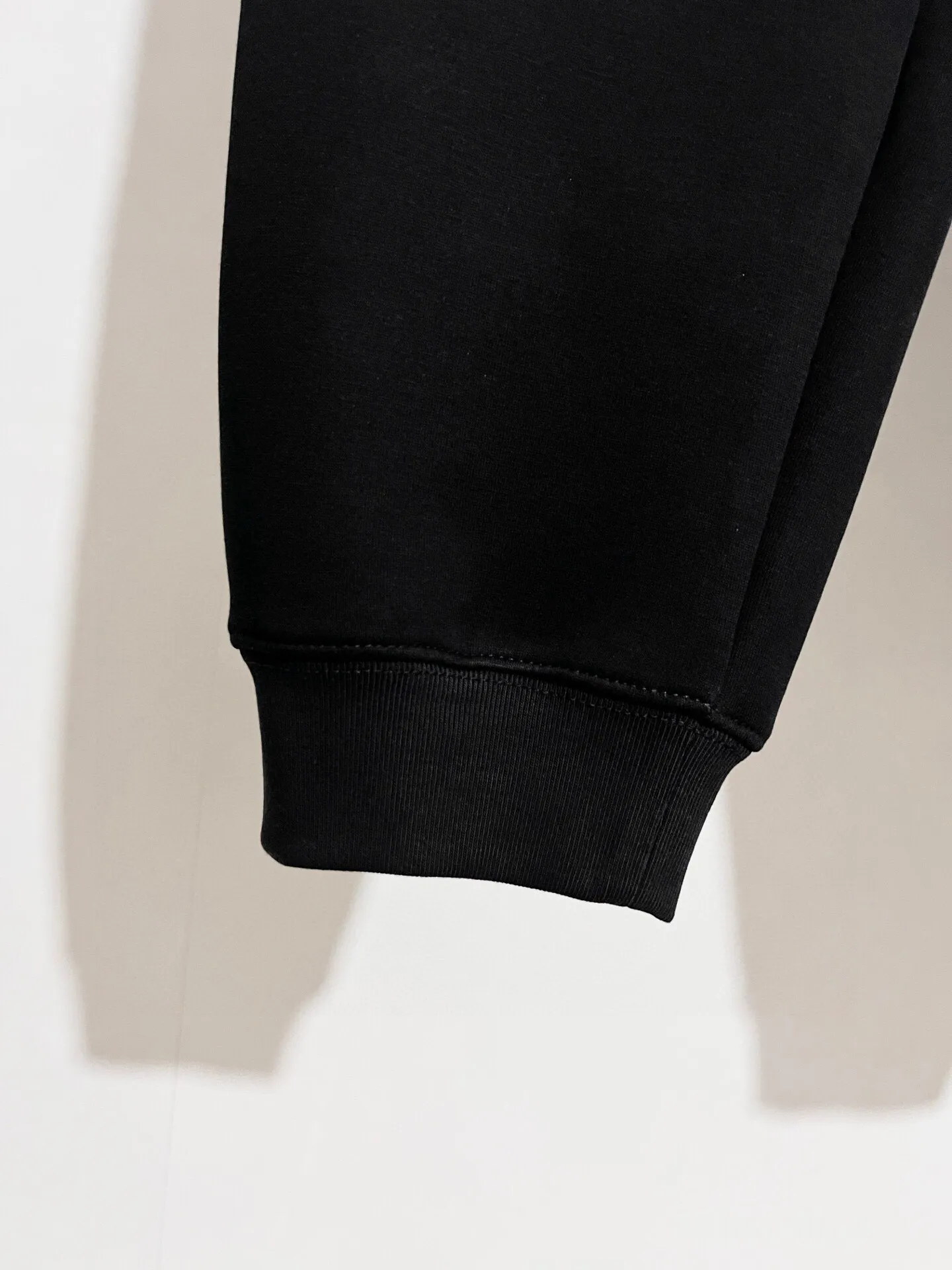 💰Coat 225, trousers 170, thickened air cotton🔥 Recommended hot items for foreign trade orders - Moncler's official website is synchronized with the new thickened air cotton casual jacket - using exclusively customized imported 480g air layer fabric, extremely comfortable upper body, complete custom accessories, exclusive quality differentiated currency, welcome to compare -Color: black sapphire blue -Size: M L XL XXL
