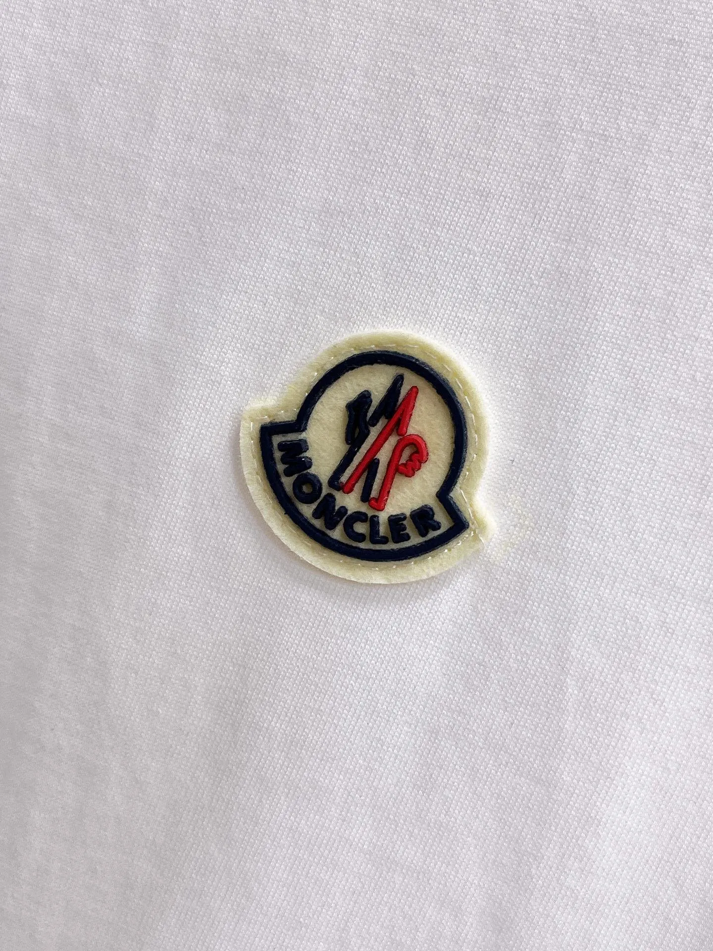 P560 Brand [MONCLER Mouth Covered] 2025 round neck short-sleeved shorts suit. The pure cotton fabric upper body will not be stuffy, the smooth and comfortable skin-friendly effect is more breathable, the fabric has its own texture, classic logo technology, a new interpretation from a unique angle, the first choice for fashion and versatility! Size: M-3XL (maximum wear: 190 pounds)