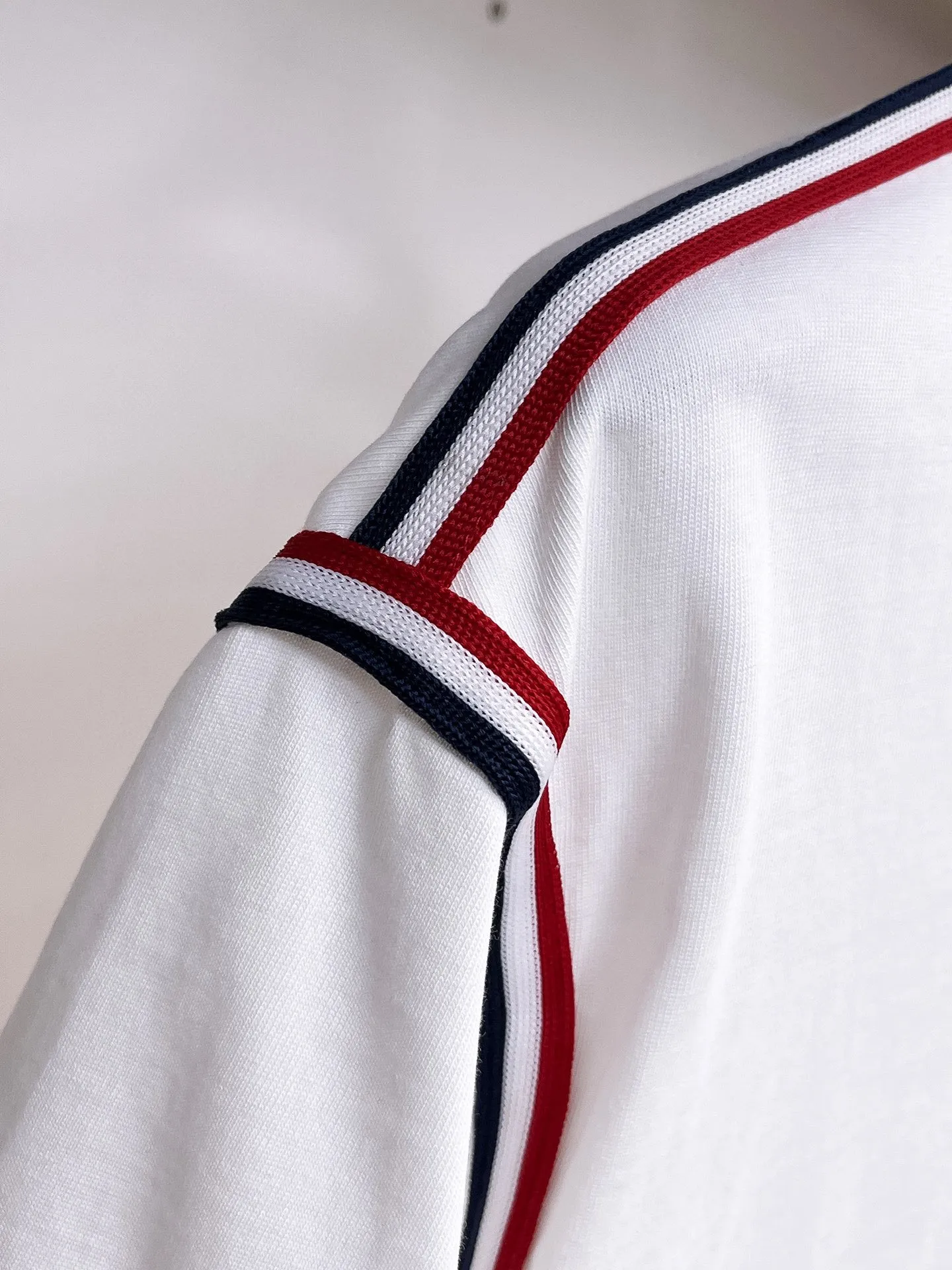 P560 Brand [MONCLER Mouth Covered] 2025 round neck short-sleeved shorts suit. The pure cotton fabric upper body will not be stuffy, the smooth and comfortable skin-friendly effect is more breathable, the fabric has its own texture, classic logo technology, a new interpretation from a unique angle, the first choice for fashion and versatility! Size: M-3XL (maximum wear: 190 pounds)