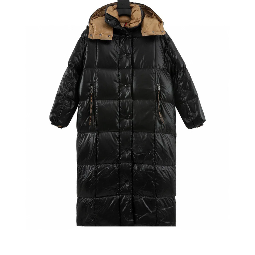P860 Moncler/Moncler 22GW women's long bread top version, ceiling level Monc1er Moncler's classic popular model Parana official website latest color matching in 22 years, annual popular recommendation, original development, made of 90 white duck down one to one, the inner liner is made of 400 high-density diamond-proof velvet gallbladder, exclusive to the entire network!  This style can be said to be a must-have for women in the past two years. The silhouette design is super tonal, and it is a popular style of bread jacket. The hood is removable and the upper body is super comfortable. It is classic and easy to wear. It is a must-have! Style number: A82# Size: 0 1 2 3