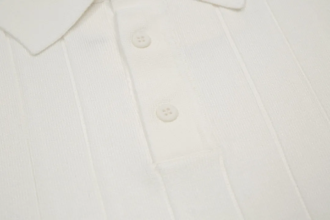P190 Moncler/Moncler 2023ss new spring and summer knitted stretch lapel T-shirt, men's fashionable collar with contrasting color, front chest pocket, ultra-light and breathable knitted short-sleeved Polo shirt! If you want to look younger and more energetic in summer, you must have a polo shirt. It is a classic and versatile basic shirt that can be worn every time. It is a must-have and versatile item for men in summer. Whether you are doing business or leisure travel, it can switch between various styles for you, regardless of the occasion or body shape! , very cool and comfortable to wear in summer. The fabric feels smooth and comfortable, light and breathable, the upper body is cool and pleasant, and you will not feel stuffy at all. It is extremely skin-friendly, and the workmanship and wiring details are exquisite to the extreme. It is the first choice for high-end men! 48-56