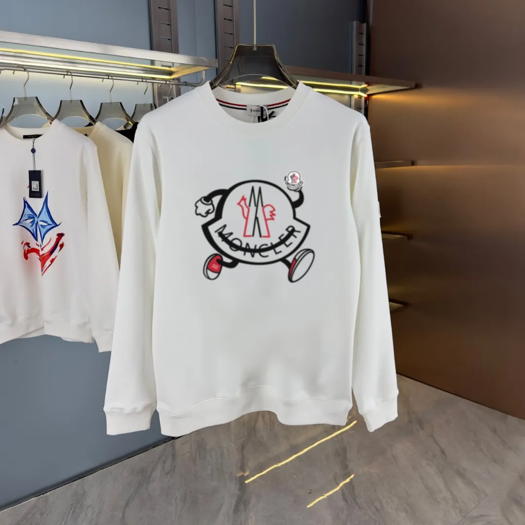 P210 High-version sweatshirt) [Long-term stock] 〖𝐌𝐎𝐍𝐂𝐋𝐄𝐑~Mask〗 Made of 440g heavy-weight fabric. It is different from the market currency. It can be matched with any variety and is properly handsome. 😎The whole dress is made of double waistcoats. The double waistcoats make the whole dress more three-dimensional. Not ordinary factories can do such fine work. 2025 Spring runway version of the T stage, on sale at the counter, round neck terry sweatshirt, high-end double-strand pure cotton, custom-made stretch ribs, dyed in the same vat, complete with three standards, matched with exquisite embroidered LOGO on the chest, simple and advanced, same style for men and women. Color: black, apricot, white, size: S M L XL 2XL