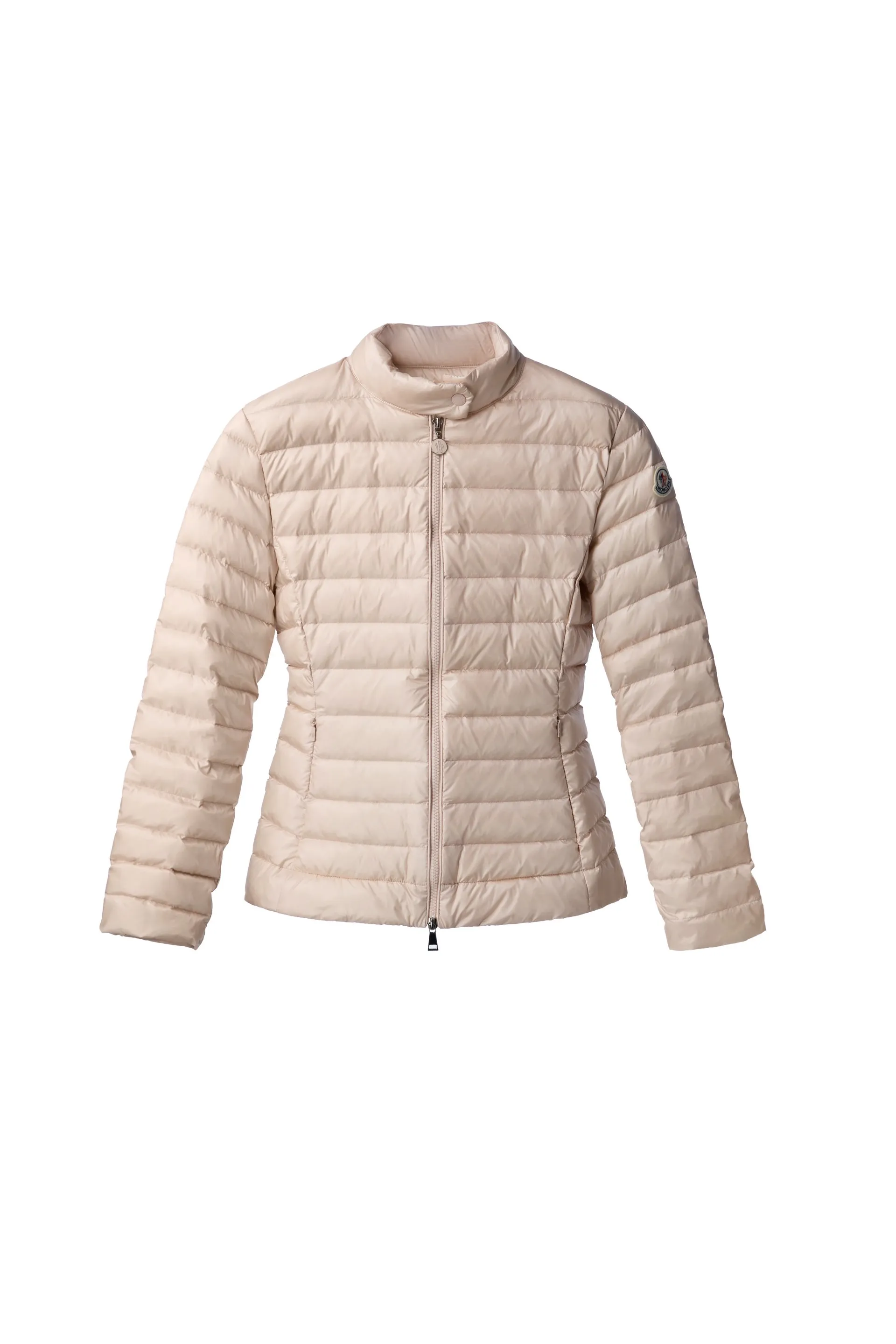 P760 Style number: Y128 Moncler's new 25-year women's down jacket is light and thin, with a perfect balance of temperature and style ▫️ 90% rare goose down filling｜Fearless in sub-zero temperatures, lightweight and temperature-locking ▫️ Innovative wool knitted sleeves｜Soft touch, three-dimensional silhouette is not bloated ▫️ High-end aesthetics of contrasting materials｜Matte pressed black feathers + delicate wool texture 🌟 Extravagant details • Demonstration of layering turtleneck sweaters | Lazy and high-end sense • K gold chain finishing touch | Eye-catching and sparkling design • Universal matching of trousers | One-click switching for commuting and dating "A winter shirt that can be worn for ten years" Color: Black·White·Pink Green Code Number: 1 2 3 4