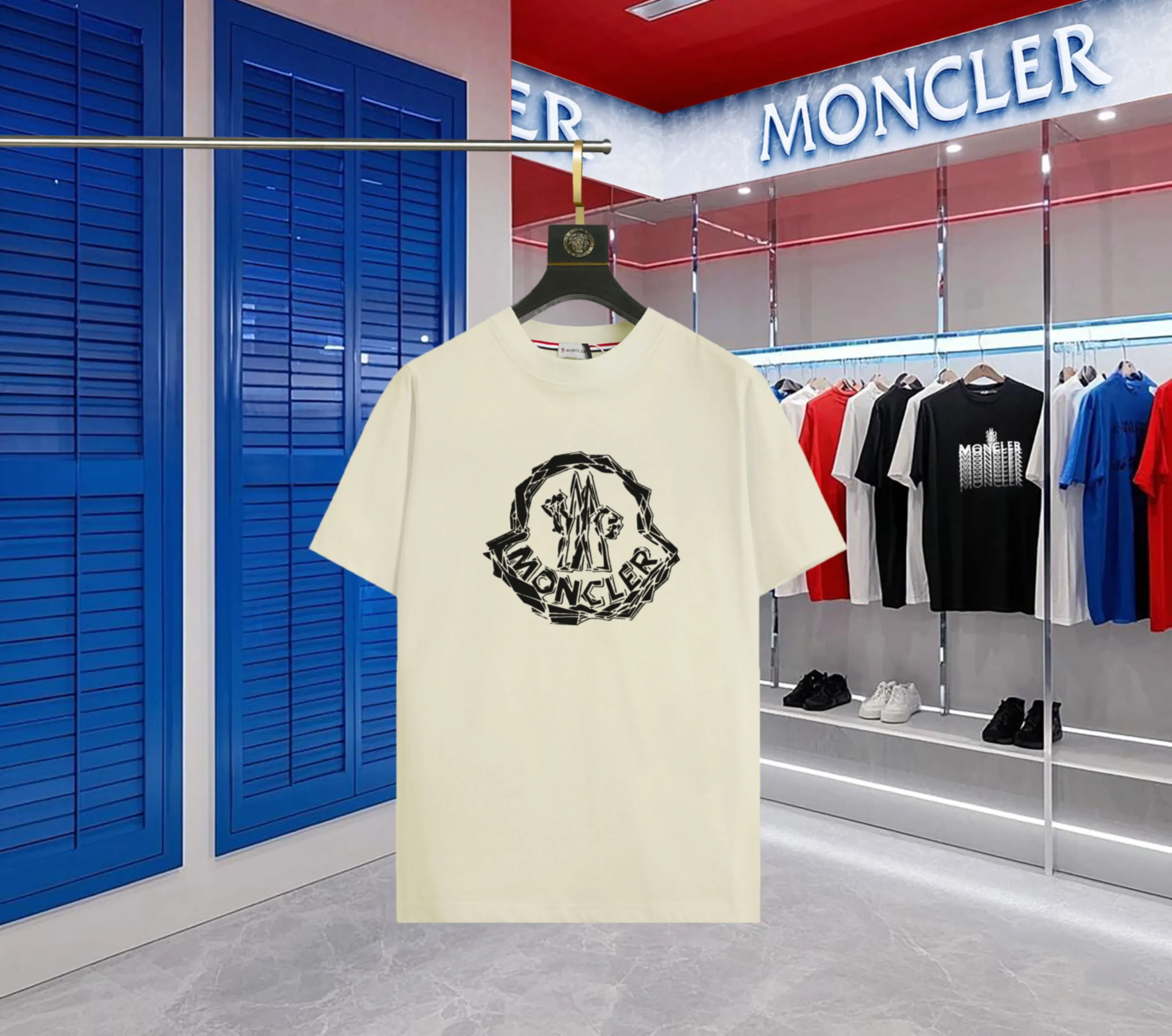 P140 💰Upgraded version "Mobile phone smart sensor ~ NFC chip armband ~ direct access to the official website for anti-counterfeiting" "Moncler ~ Mouth Mouth" 2025 new high-quality round neck short-sleeved T-shirt. The cuffs have imported embroidered labels. Customized dyeing, very comfortable to touch. Super versatile and good-looking short-sleeved. Complete with three labels. Non-market ordinary version. Feel free to compare. Quality is absolutely guaranteed! ‼ First of all, this original fabric is all custom-woven with 32-count double yarn fabric, 250G, and the weight is the same‼ Fine workmanship, double waistcoat method, double waistcoat method, double waistcoat method makes the whole dress more three-dimensional, which is not a craft that ordinary T-shirts can achieve🤪 Size: S-M-L-XL-2XL Color: black, white, apricot, same style for men and women