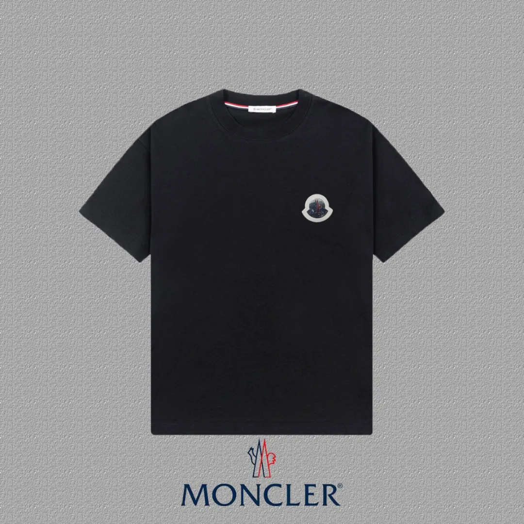 P140 🔥 [MONCLER] 2025FW short-sleeved T-shirt with badge + LOGO, high-end 26s double yarn 300g fabric, heavy fabric, custom stretcher rib, same vat and dye, complete three standards, same style for men and women, color: black, white, size: S M L XL 2XL