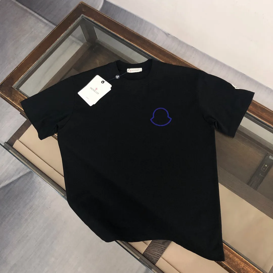 P160 🔥MONCLER Mouth covering. New high-end ready-to-wear customization! Fashionable and trendy casual short-sleeved T-shirt, gentle, soft, delicate, skin-friendly, comfortable and cool. The brand pattern on the chest is stylish and full of vitality! A fashionable and versatile must-have! Color: black white Size: S～XL (loose version, please state your height and weight when placing an order)