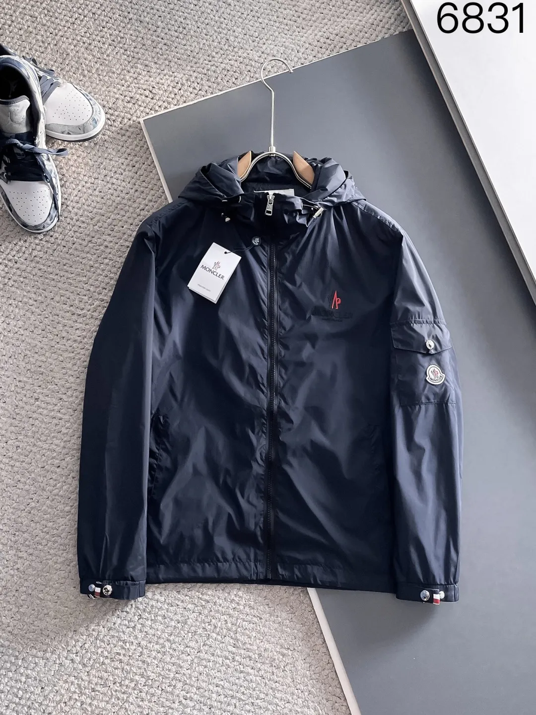 P540 🌸🌸🌸🌸Moncler top original order ❗High-end fabric feels soft and comfortable, and the color is high-end (different from the hard feel in the market) ❗ The new autumn and winter men's casual jackets ❗ have a unique and innovative interpretation of the classic logo, which is in line with the latest design concepts of the season. It is highly recognizable, with a simple khaki design, youthful and energetic, and the style and color matching can be freely worn according to the actual scene. It meets the conventional and orthodox dressing needs that are inclusive of all occasions. The outstanding printed surface is more suitable for street styling. It is highly recognizable, showing the vibrant colors of the city, and is highly moldable and practical!  This model is dominated by fabrics and craftsmanship. The company's customized fabrics are windproof, comfortable and breathable. The upper body is light and unburdened, and the overall details are of super high quality❗ The details are full of craftsmanship, and the accessories are all custom-made. The electroplated metal zippers and snap buttons are quite outstanding. They are very luxurious and high-end. The workmanship is extremely rigorous and elegant. Color: Picture color Size: M, L, xL, xxL, xxxL