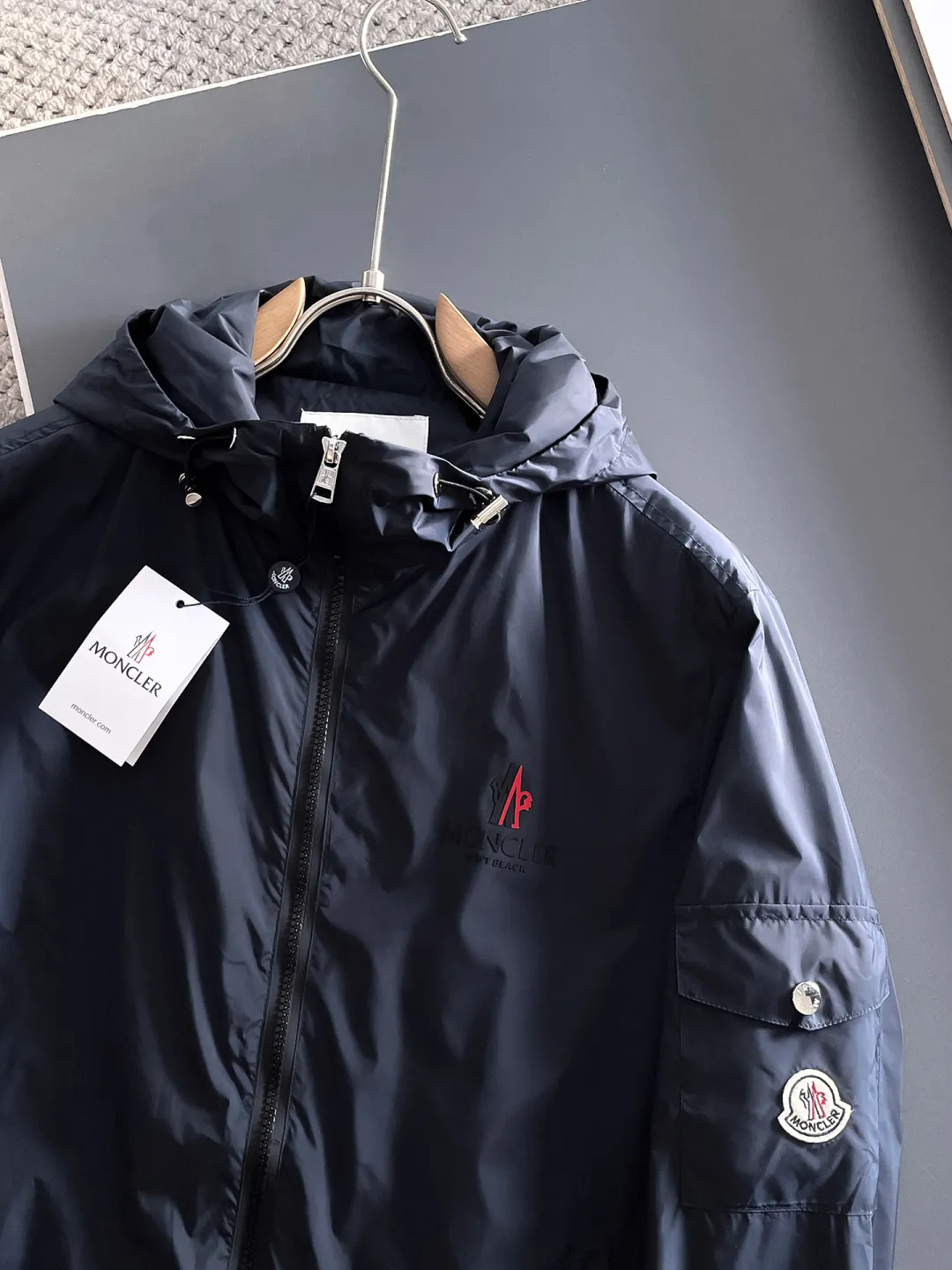 P540 🌸🌸🌸🌸Moncler top original order ❗High-end fabric feels soft and comfortable, and the color is high-end (different from the hard feel in the market) ❗ The new autumn and winter men's casual jackets ❗ have a unique and innovative interpretation of the classic logo, which is in line with the latest design concepts of the season. It is highly recognizable, with a simple khaki design, youthful and energetic, and the style and color matching can be freely worn according to the actual scene. It meets the conventional and orthodox dressing needs that are inclusive of all occasions. The outstanding printed surface is more suitable for street styling. It is highly recognizable, showing the vibrant colors of the city, and is highly moldable and practical!  This model is dominated by fabrics and craftsmanship. The company's customized fabrics are windproof, comfortable and breathable. The upper body is light and unburdened, and the overall details are of super high quality❗ The details are full of craftsmanship, and the accessories are all custom-made. The electroplated metal zippers and snap buttons are quite outstanding. They are very luxurious and high-end. The workmanship is extremely rigorous and elegant. Color: Picture color Size: M, L, xL, xxL, xxxL