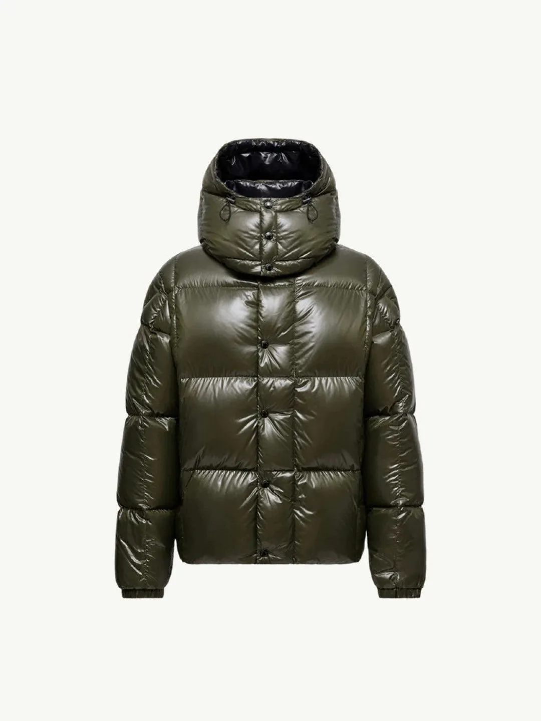P800 Moncler's new Parana men's black gold hooded short down jacket, the Parana down jacket has an eye-catching glossy texture. This short down jacket is made of nylonlaque fabric, which is lightweight, warm, breathable and comfortable. The warm design and removable hood make it easy to handle all weather conditions. Size: 12345 Color: light brown black emerald green olive green