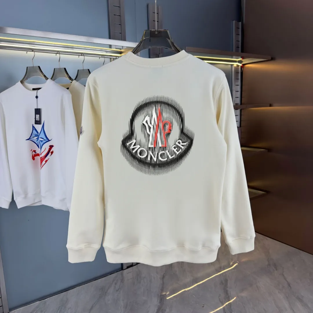 P210 high version sweatshirt) 📦With exclusive picture packaging📦 [Long-term ready stock] Upgraded version "Mobile phone smart sensor ~ NFC chip armband ~ Direct access to the official website anti-counterfeiting" 〖 𝐌𝐎𝐍𝐂𝐋𝐄𝐑 ~ Mouth covering〗 2025 new high quality, using 450g heavyweight fabric Different from the market currency, you can mix and match everything at will and you will be handsome😎The whole clothes is made of double waistcoats. The double waistcoats make the whole dress more three-dimensional. It is not an ordinary factory that can do such fine work. 2025 autumn and winter new style, on sale at the counter, exquisite printed round neck terry sweatshirt. High-end double-ply cotton. Customized stretch ribs are dyed in the same vat. Three standards are complete. It is matched with digital printing patterns and is very breathable. Same style for men and women. Color: black, white, apricot. Size: S M L XL 2XL