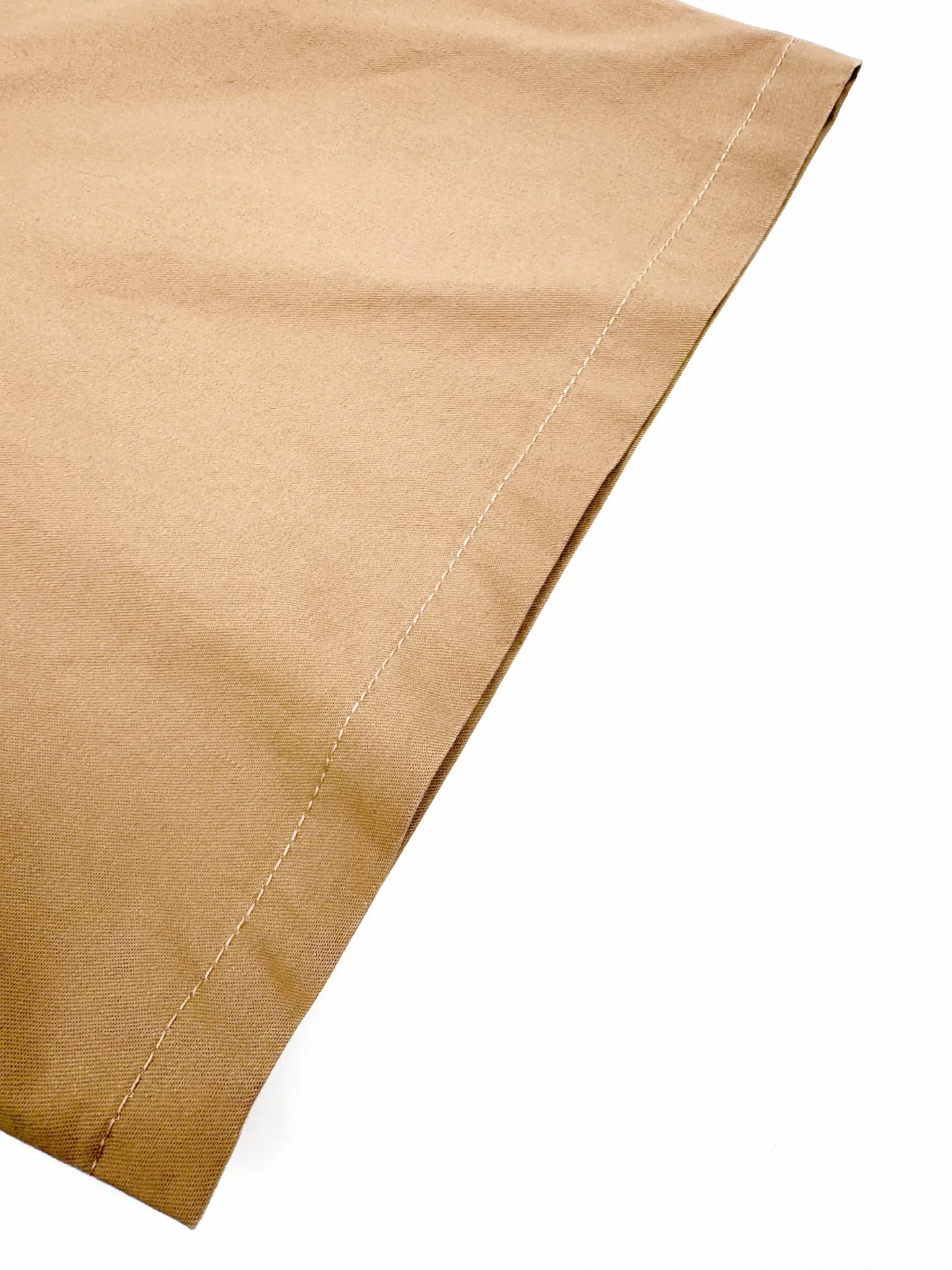 P350 Moncler Logo Pocket Short Sleeve Customized high-quality cotton hidden pattern gabardine Full of texture Comfortable and close to the skin Encountering brown tones exuding restrained tenderness The iconic Moncler logo embroidered logo is embellished on it to increase brand recognition. Use simplicity as the pen and texture as the ink to outline the most moving fashion picture with the simplest elements. Process 1: Use imported special machine infrared to locate the "Moncler logo embroidery" to make the position more precise Firm and strong. Process 2: Template machine to open the bag. The preset template guides the position, shape and size of the bag. Accuracy ensures the quality of the bag opening. Process 3: The fabrics are washed and have a better hand feel. Not easy to deform, not easy to shrink, not easy to fade, and maintain long-term beauty. Accessories: Customized 1:1 Moncler embroidered logo Customized 1:1 Moncler snap button Customized 1:1 Moncler zipper Customized 1:1 Moncler trademark Fit: Loose fit Size: S M L XL Style number: AA550