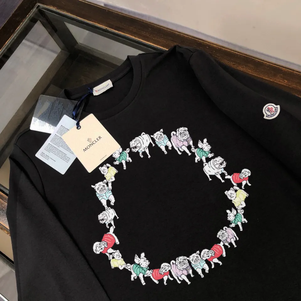P180, a non-off-the-shelf model, you can trust it. Moncler printed long-sleeved T-shirt, 240g breathable cotton fabric, very soft and comfortable texture, does not shrink, does not deform, does not ball), can be worn alone as a base layer. Original customized accessories, collar label, care mark, hangtag, packaging (perfect details) Color: White Black Size: XS S M L