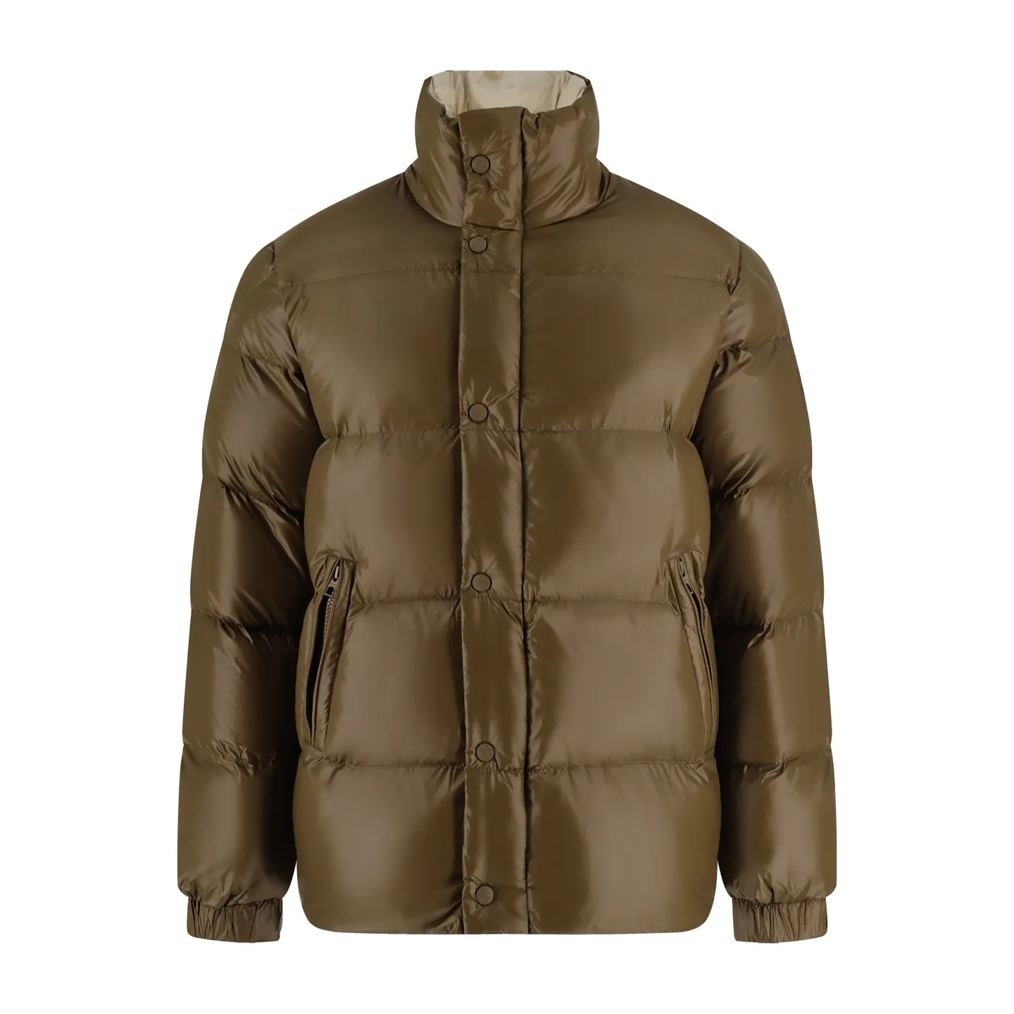 P1110 Moncler 1952 White Fat Down Jacket (Green) Mouth DERVOX limited color matching 1952 joint model men's goose down stand-up collar thickened bread can be made as a couple version. 95% European standard gooseneck down filling. The filling is extremely full. 700+ fill power. The tag barcode model number corresponds to the official website. The tag has built-in NFC electronic sensor for anti-counterfeiting) Dervox down is made of lightweight nylon laqué fabric, which is comfortable and warm without being heavy. This short style features an internal shoulder strap that can be carried as a carry when the weather heats up, making it ideal for urban or alpine wear. Made in pop tones, it's finished with a bold logo patch. Details Made of lightweight nvlon laqué fabric. Size:1-2-3-4-5