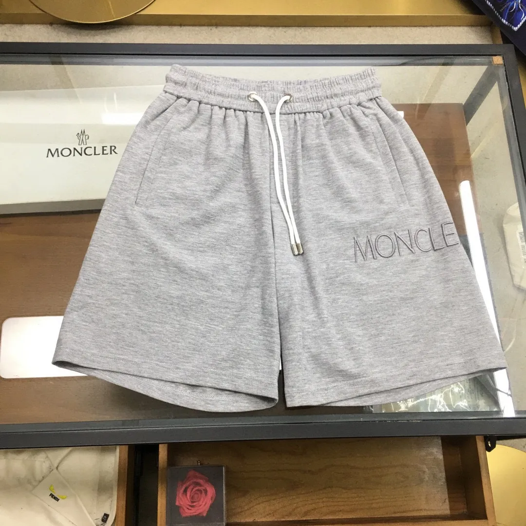 P570 Brand [MONCLER Mouth Covered] 2025 round neck short-sleeved shorts suit. The upper body of pure cotton fabric will not be stuffy. The smooth and comfortable skin-friendly effect is more breathable. The fabric has its own texture. Classic logo technology. A new interpretation from a unique angle. Fashionable and versatile choice! Size: M-3XL (maximum wear: 190 pounds)