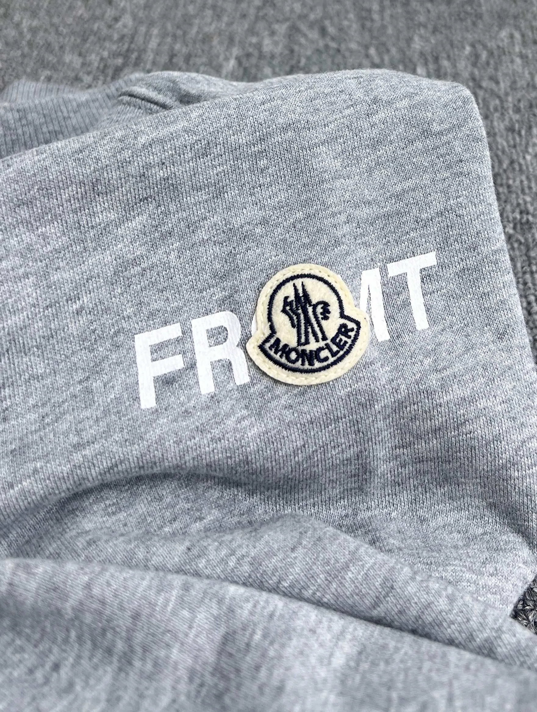 P390 Moncler masked letter embroidery printed round neck sweatshirt S/M/L/XL