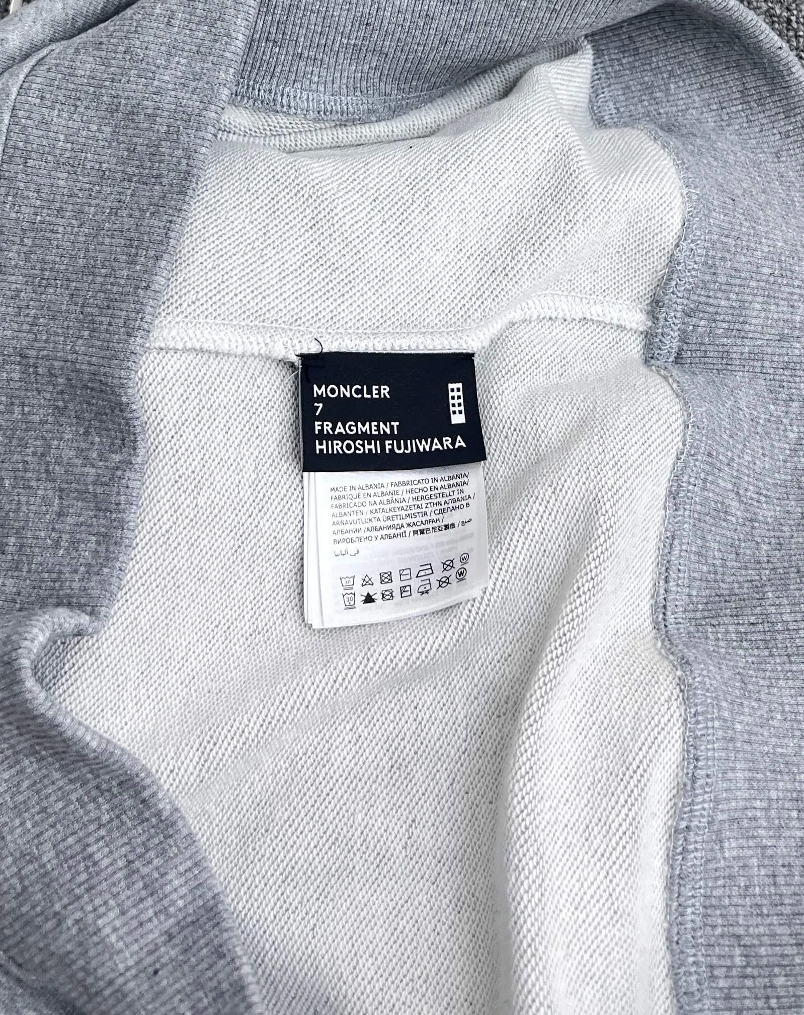 P390 Moncler masked letter embroidery printed round neck sweatshirt S/M/L/XL