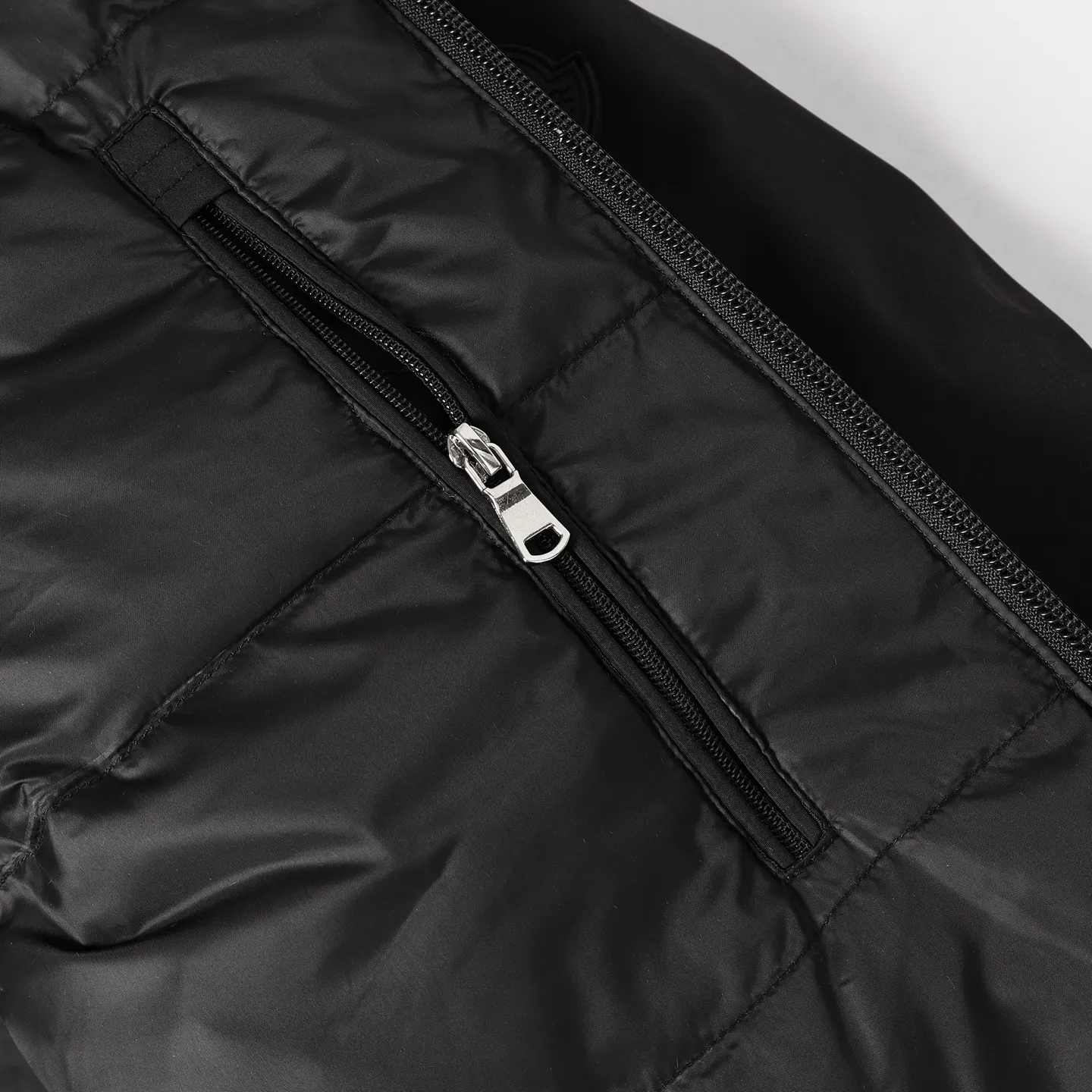 P650 Moncler/Mongolian Autumn and Winter New Style🆕 Original 1:1 customized hardware accessories, all imported and original customization, super heavy industry, excellent fabric workmanship, perfect version. Note⚠The fabric is super comfortable, exclusive model, non-market goods, same sizes for men and women. Size S-XL
