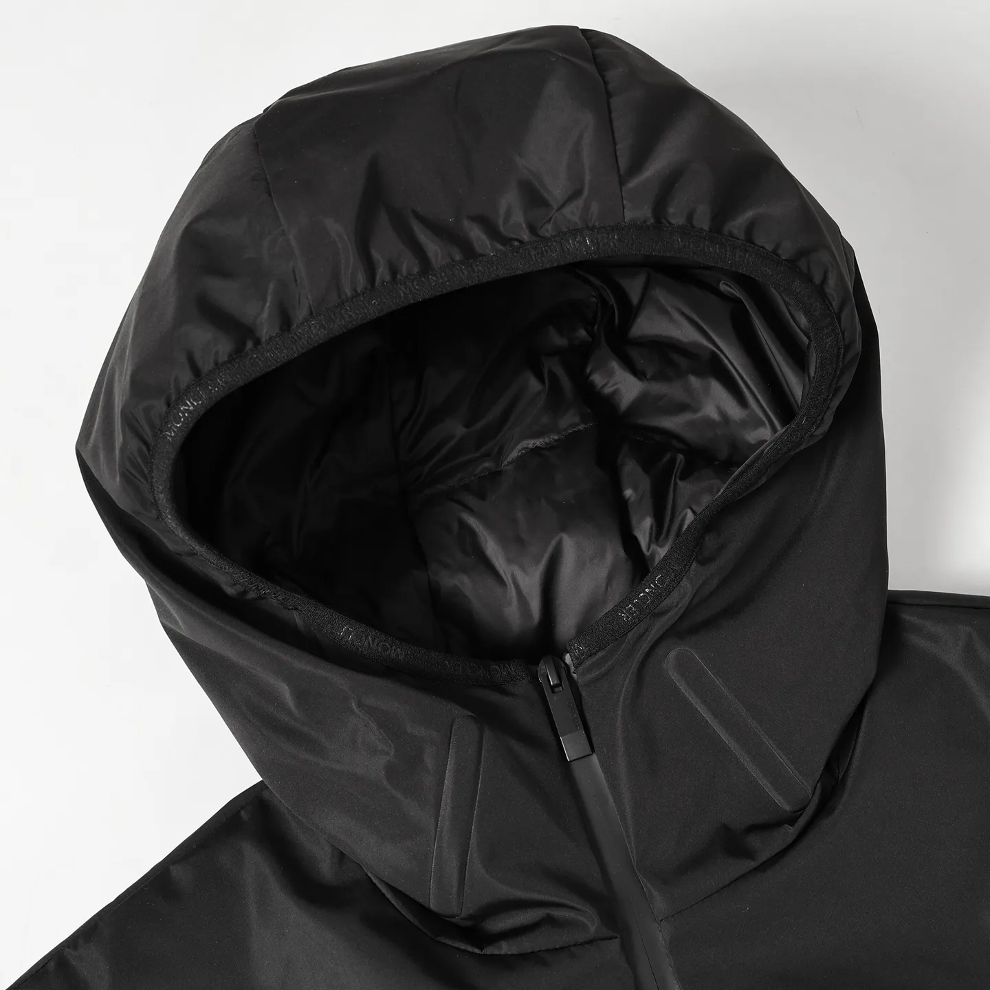 P650 Moncler/Mongolian Autumn and Winter New Style🆕 Original 1:1 customized hardware accessories, all imported and original customization, super heavy industry, excellent fabric workmanship, perfect version. Note⚠The fabric is super comfortable, exclusive model, non-market goods, same sizes for men and women. Size S-XL