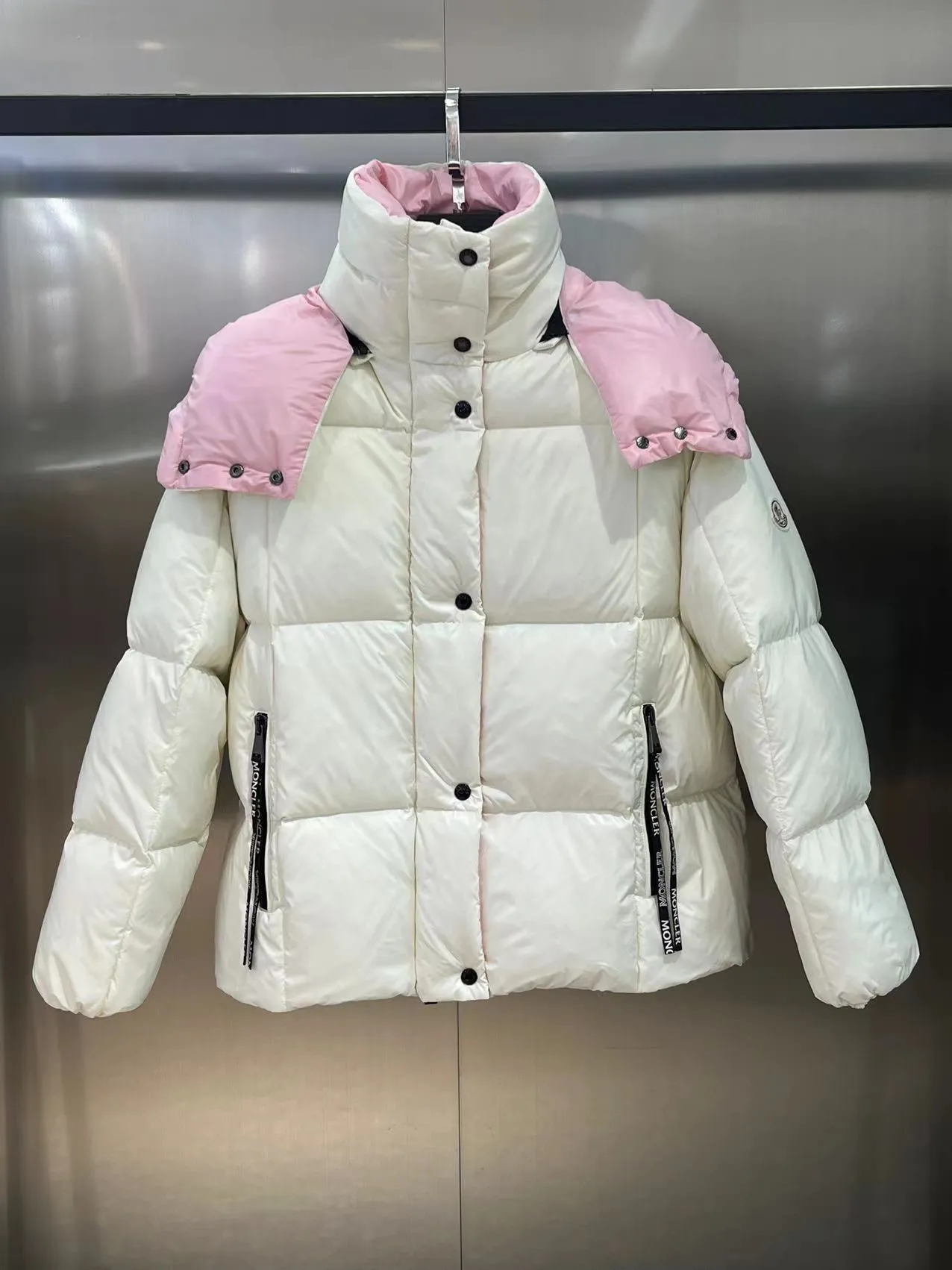 P700 🆕❤️😘 2023 new Moncler short down bakery color: black, milk white, ice blue, black pink lining, white pink lining, bright red Size: 0123