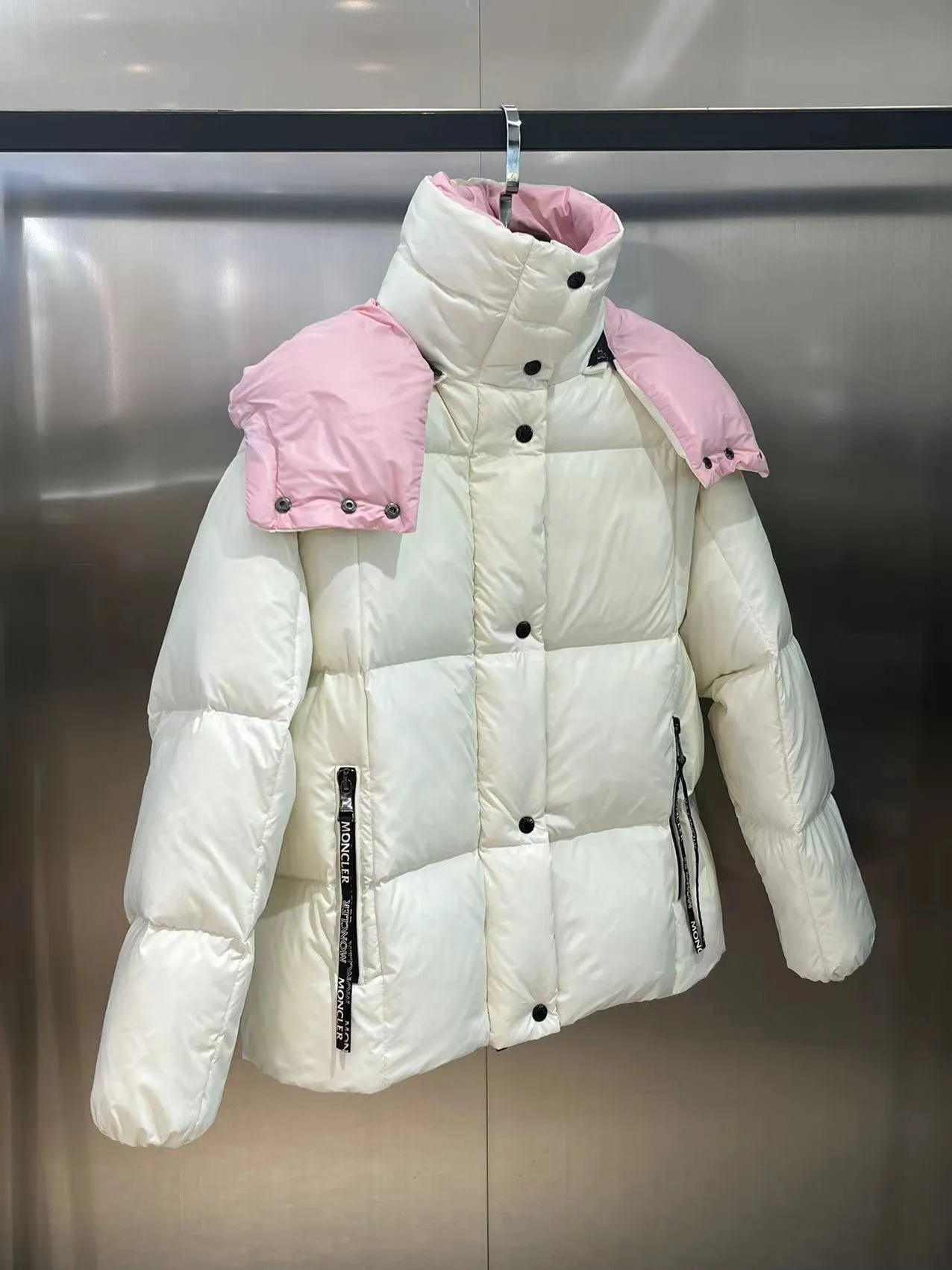 P700 🆕❤️😘 2023 new Moncler short down bakery color: black, milk white, ice blue, black pink lining, white pink lining, bright red Size: 0123