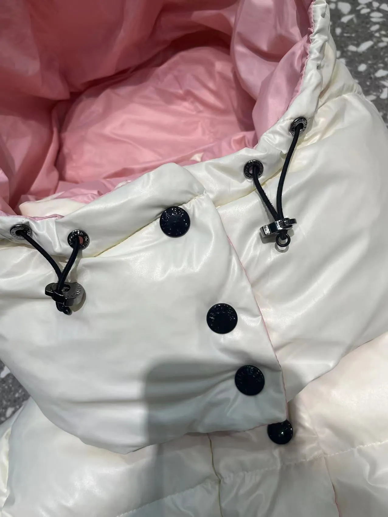 P700 🆕❤️😘 2023 new Moncler short down bakery color: black, milk white, ice blue, black pink lining, white pink lining, bright red Size: 0123