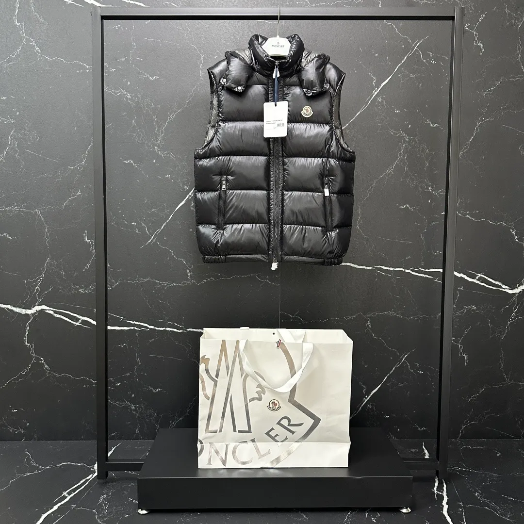 P580 𝑴𝒐𝒏𝒄𝒍𝒆𝒓｜Moncler 𝑩𝒐𝒓𝒎𝒆𝒔 series hooded down vest 040# 𝑺𝑰𝒁𝑬:𝟭# 𝟮# 𝟯# 𝟰# 𝟱# Product color: black
