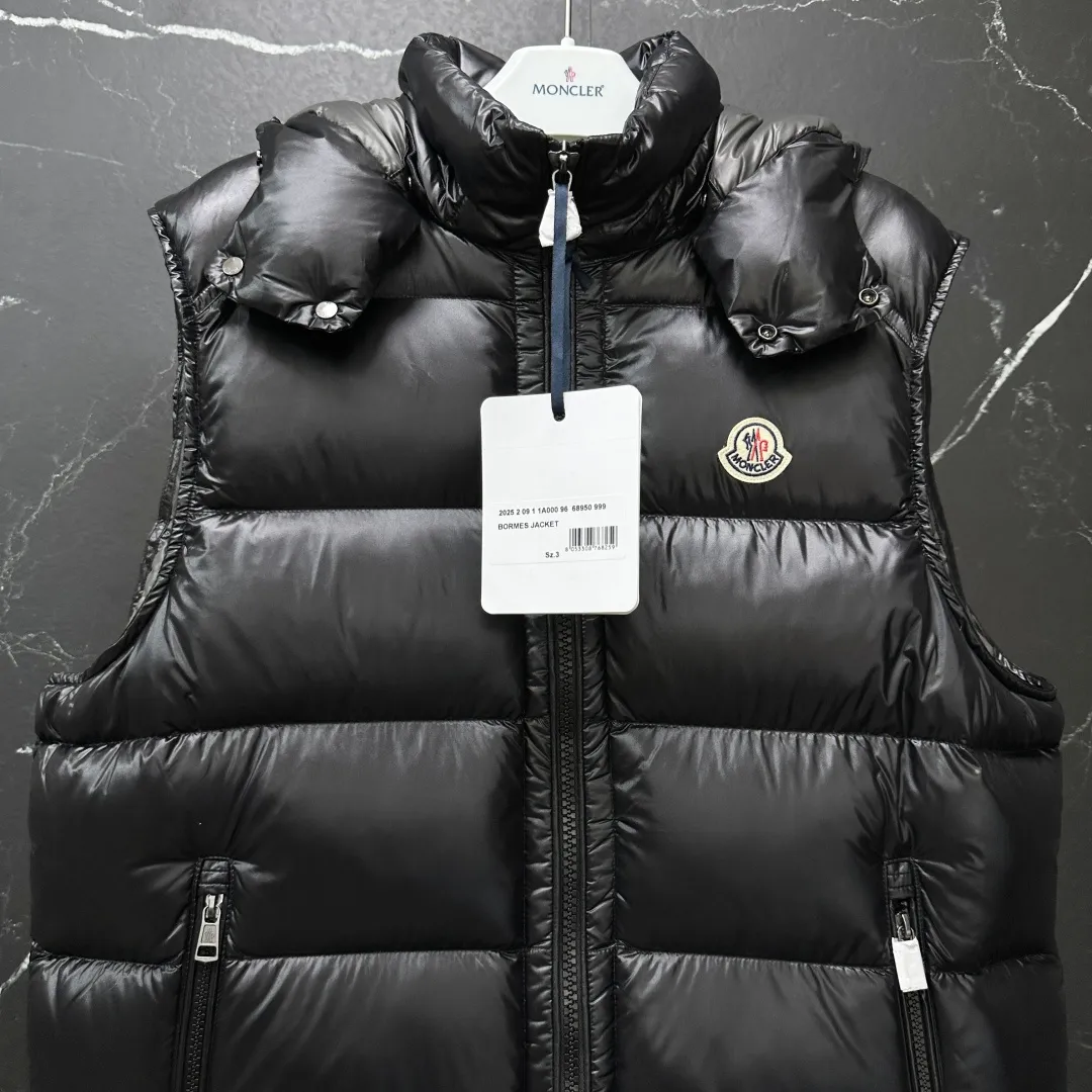 P580 𝑴𝒐𝒏𝒄𝒍𝒆𝒓｜Moncler 𝑩𝒐𝒓𝒎𝒆𝒔 series hooded down vest 040# 𝑺𝑰𝒁𝑬:𝟭# 𝟮# 𝟯# 𝟰# 𝟱# Product color: black