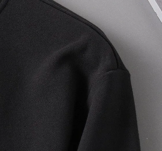 P200 💰 Brand [MONCLER Nengkou] (good news for fat people) 2025ss spring latest long-sleeved round-neck sweatshirt, on sale simultaneously on the official website. Refreshing and breathable. Made of top Tencel Roman. Comfortable and soft. 3D three-dimensional clarity. Super fashion sense. Great for gifting and keeping for yourself. Size: M-5XL (can wear up to 220 pounds)